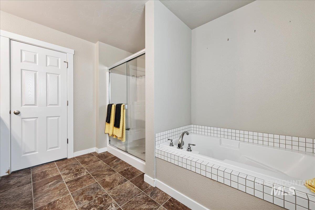 2617 W Snyder St., Meridian, Idaho 83642, 3 Bedrooms, 2.5 Bathrooms, Residential For Sale, Price $582,962,MLS 98996235
