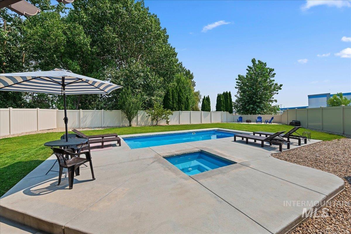 2617 W Snyder St., Meridian, Idaho 83642, 3 Bedrooms, 2.5 Bathrooms, Residential For Sale, Price $582,962,MLS 98996235
