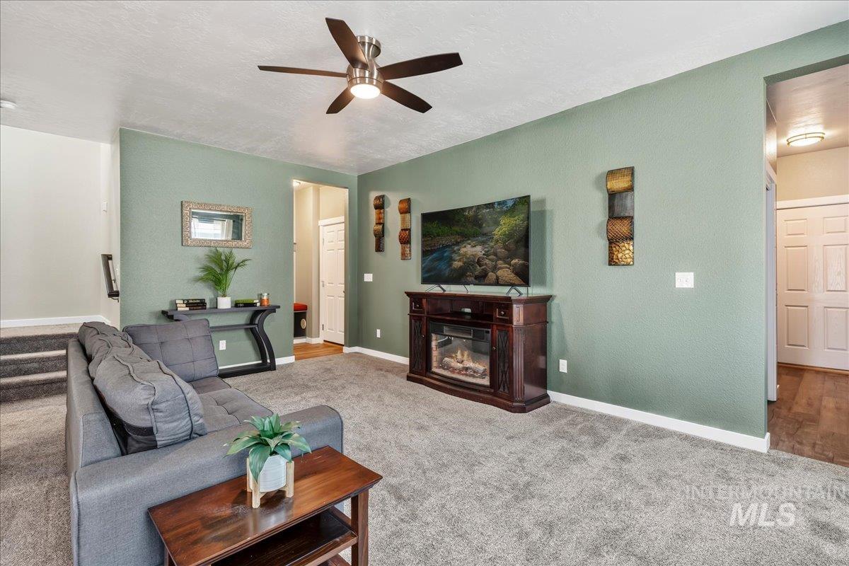 2617 W Snyder St., Meridian, Idaho 83642, 3 Bedrooms, 2.5 Bathrooms, Residential For Sale, Price $582,962,MLS 98996235