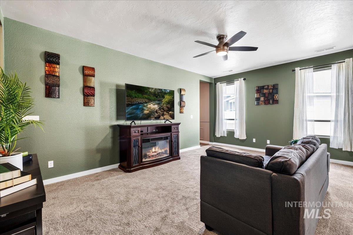 2617 W Snyder St., Meridian, Idaho 83642, 3 Bedrooms, 2.5 Bathrooms, Residential For Sale, Price $582,962,MLS 98996235