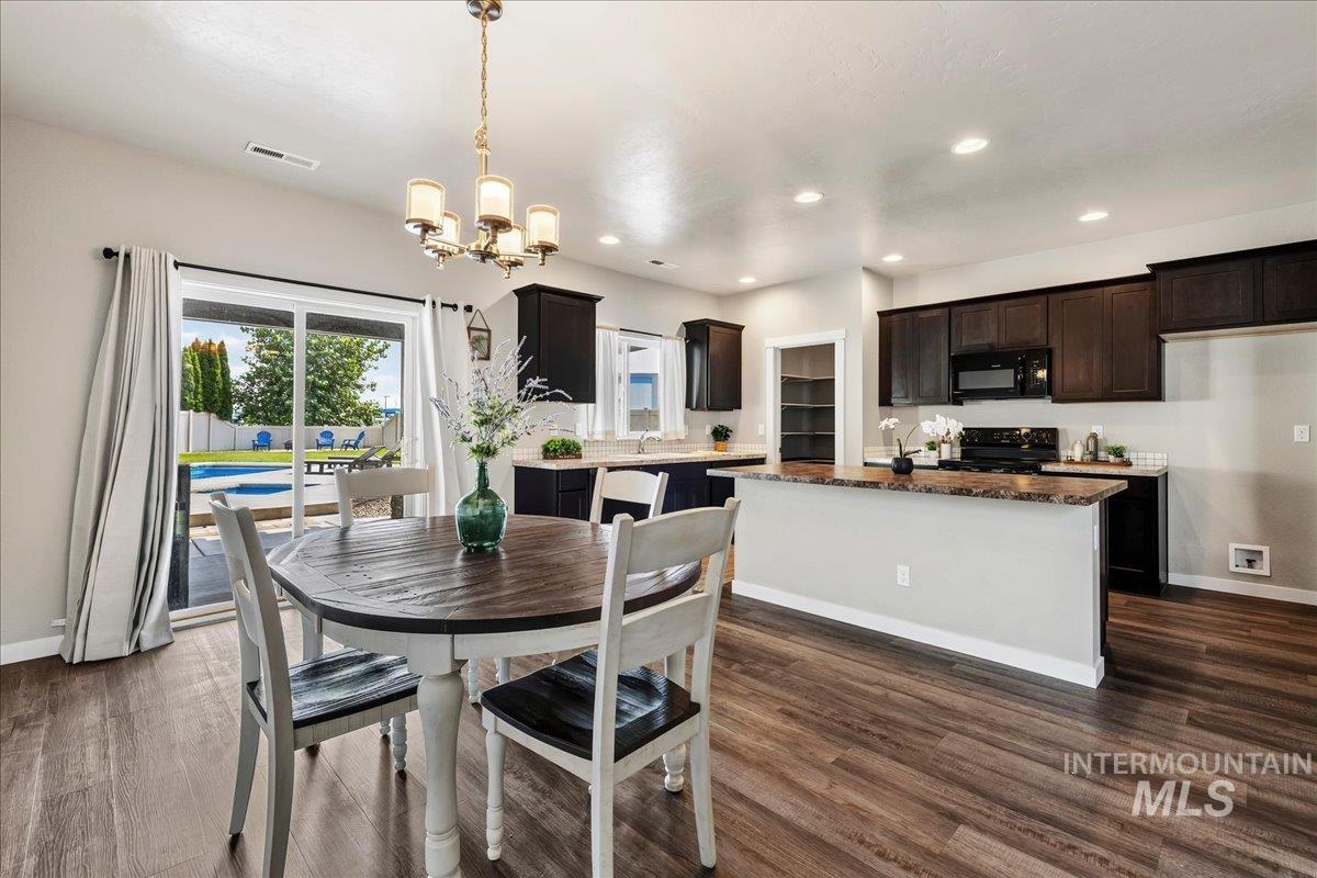 2617 W Snyder St., Meridian, Idaho 83642, 3 Bedrooms, 2.5 Bathrooms, Residential For Sale, Price $582,962,MLS 98996235
