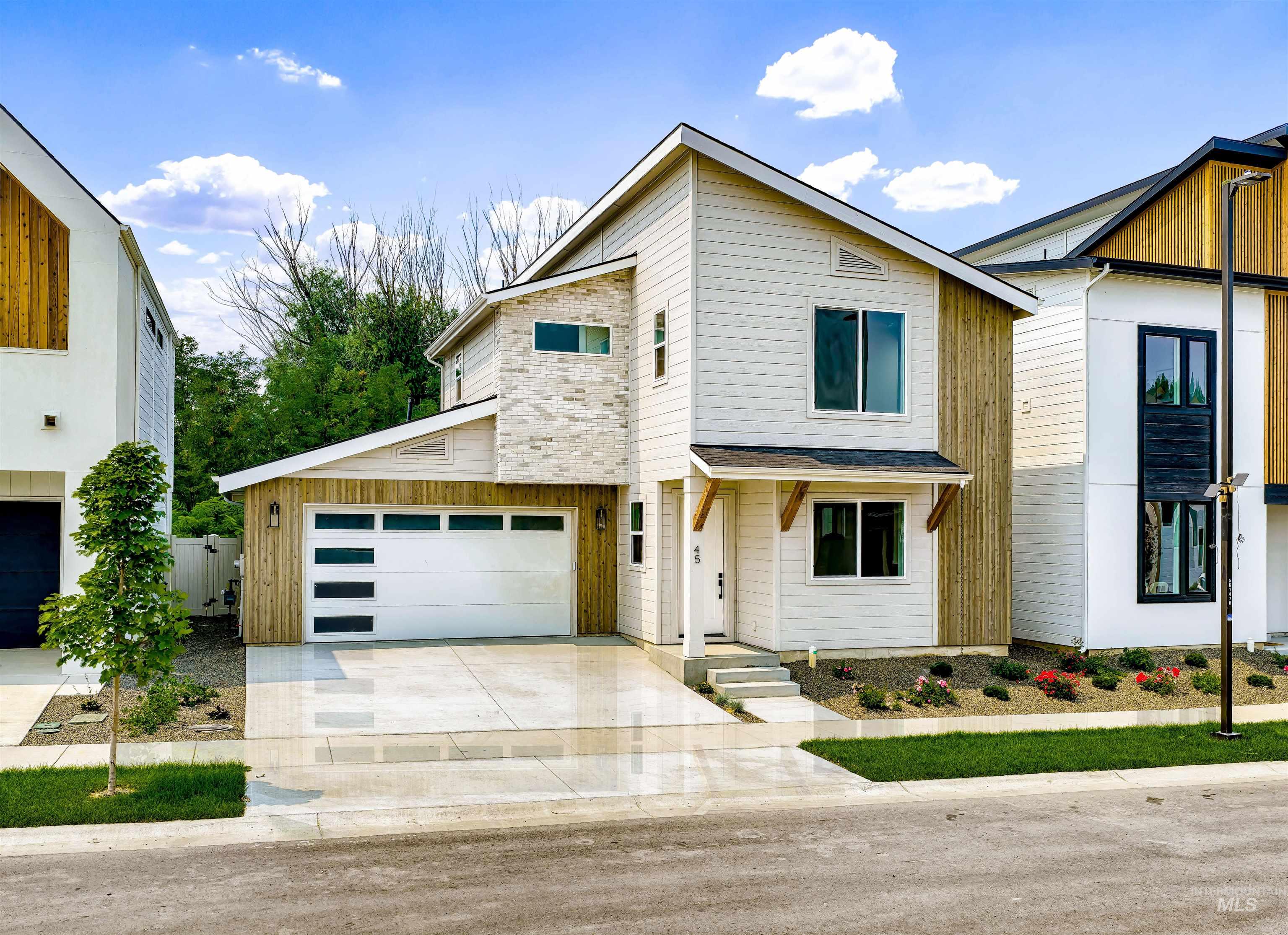 45 N Feather Reed Ave., Meridian, Idaho 83642, 3 Bedrooms, 2.5 Bathrooms, Residential For Sale, Price $549,900,MLS 98996248