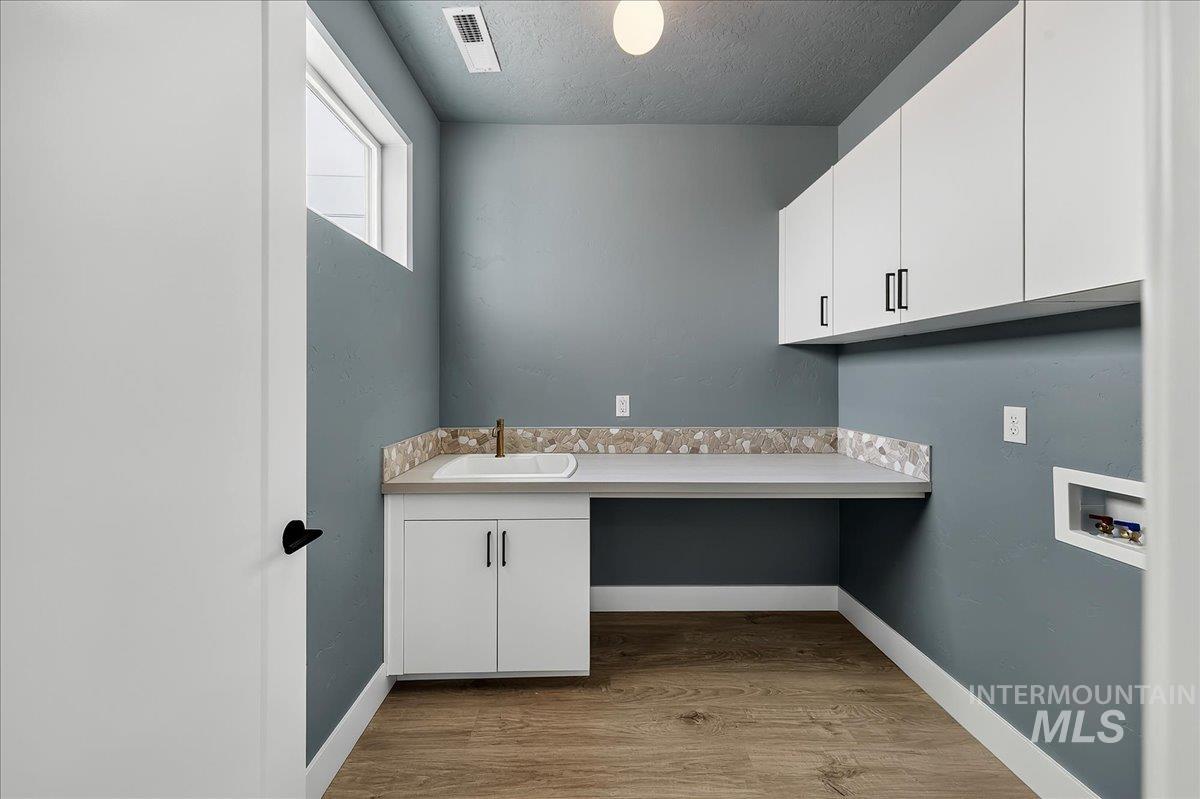 45 N Feather Reed Ave., Meridian, Idaho 83642, 3 Bedrooms, 2.5 Bathrooms, Residential For Sale, Price $549,900,MLS 98996248