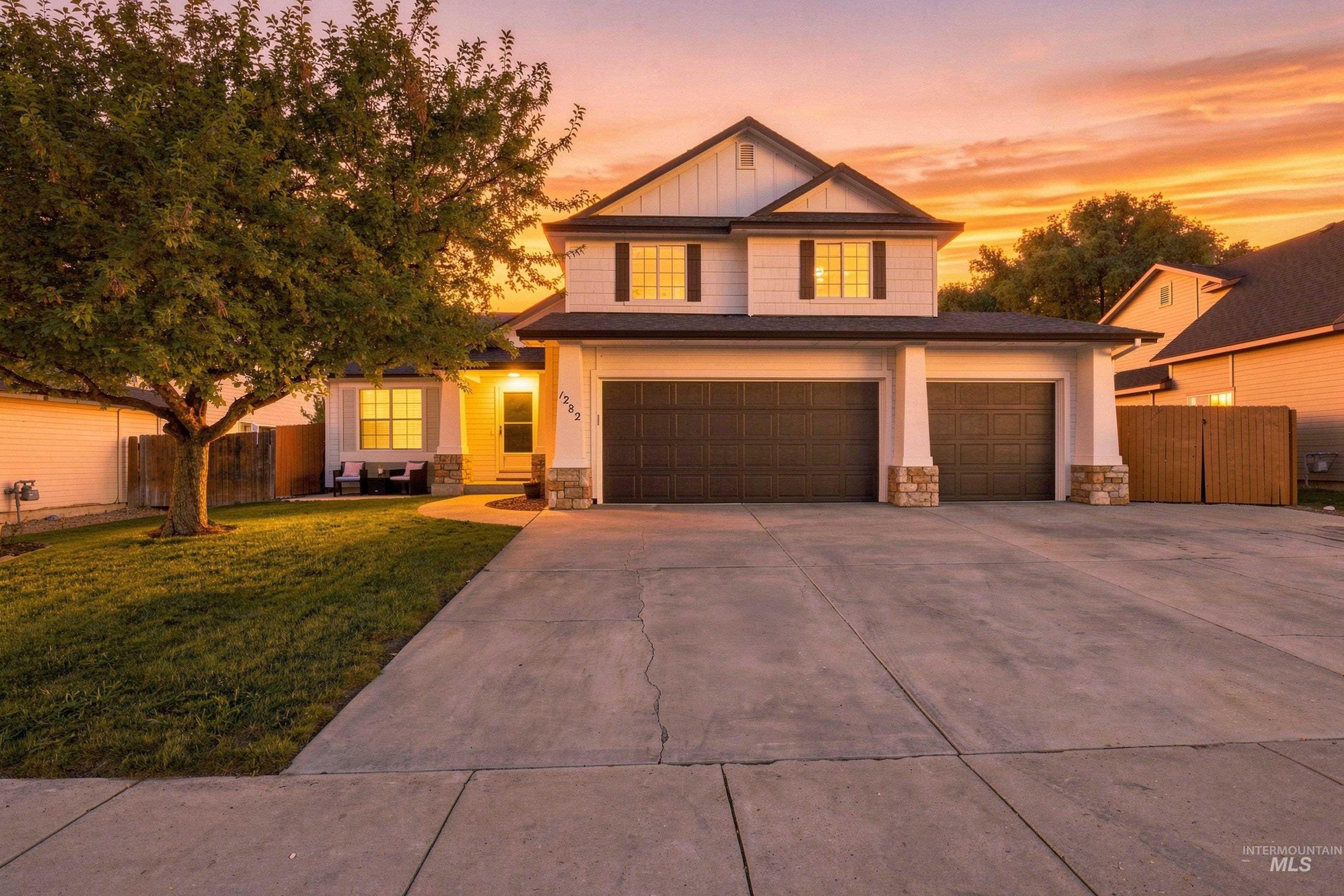 1282 W Castro Dr, Kuna, Idaho 83634, 4 Bedrooms, 3 Bathrooms, Residential For Sale, Price $475,000,MLS 98996251