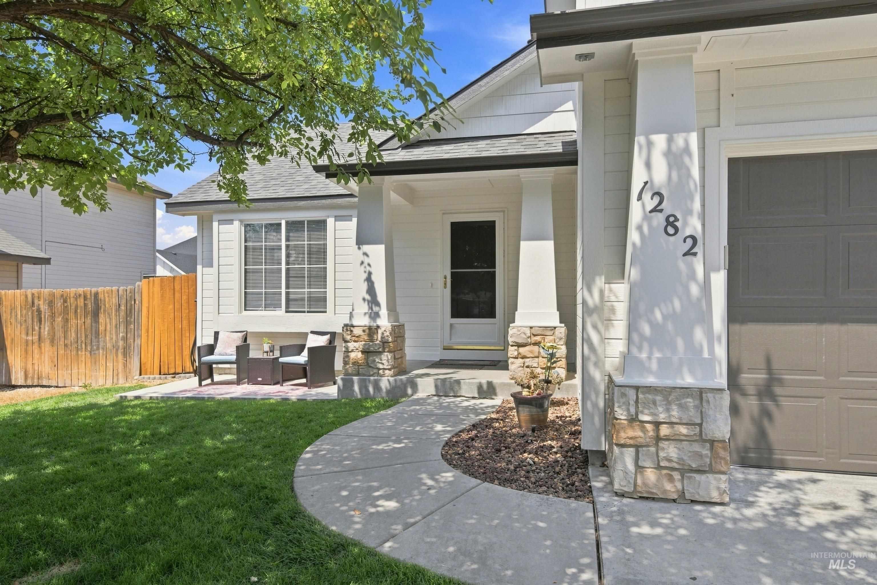 1282 W Castro Dr, Kuna, Idaho 83634, 4 Bedrooms, 3 Bathrooms, Residential For Sale, Price $475,000,MLS 98996251