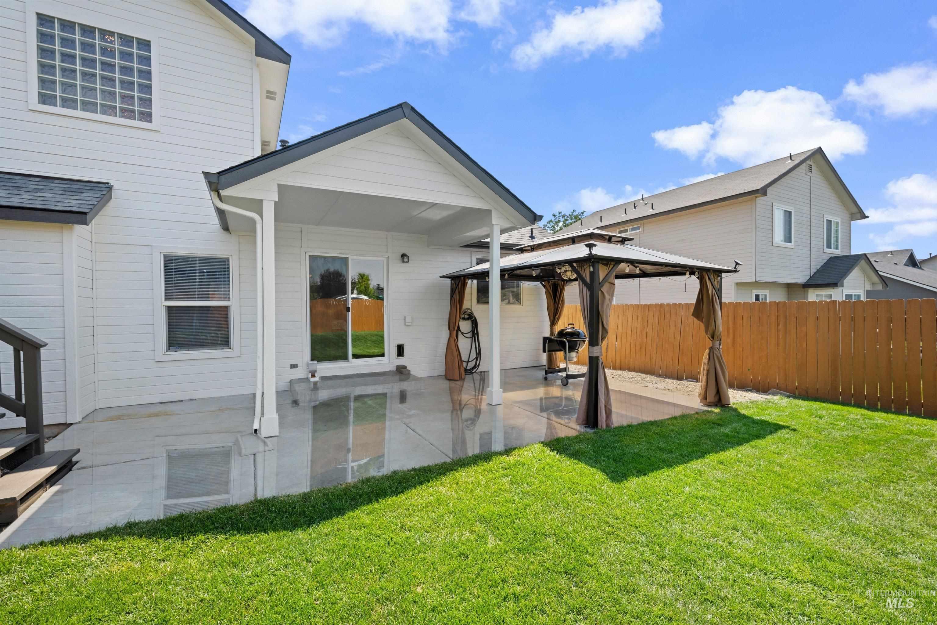 1282 W Castro Dr, Kuna, Idaho 83634, 4 Bedrooms, 3 Bathrooms, Residential For Sale, Price $475,000,MLS 98996251