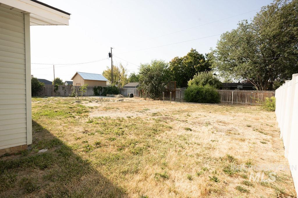684 Crestview Dr, Twin Falls, Idaho 83301, 4 Bedrooms, 2 Bathrooms, Residential For Sale, Price $364,900, 98996252