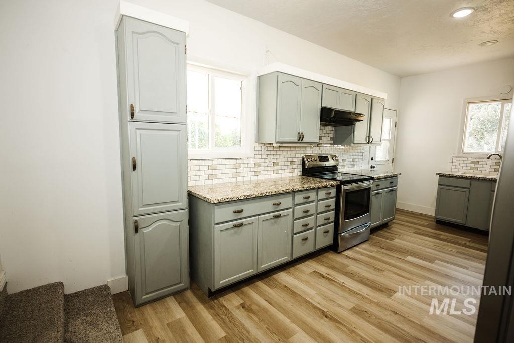 684 Crestview, Twin Falls, Idaho 83301, 4 Bedrooms, 2 Bathrooms, Residential For Sale, Price $364,900, 98996252