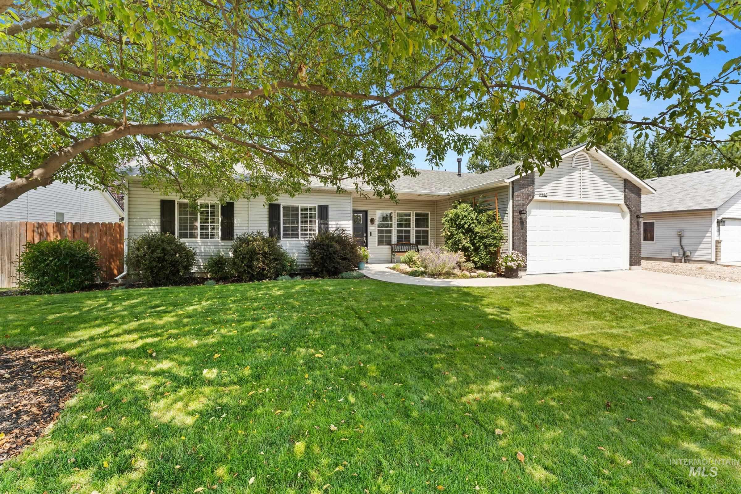 2790 W Forecast St, Meridian, Idaho 83642, 3 Bedrooms, 2 Bathrooms, Residential For Sale, Price $439,900,MLS 98996254