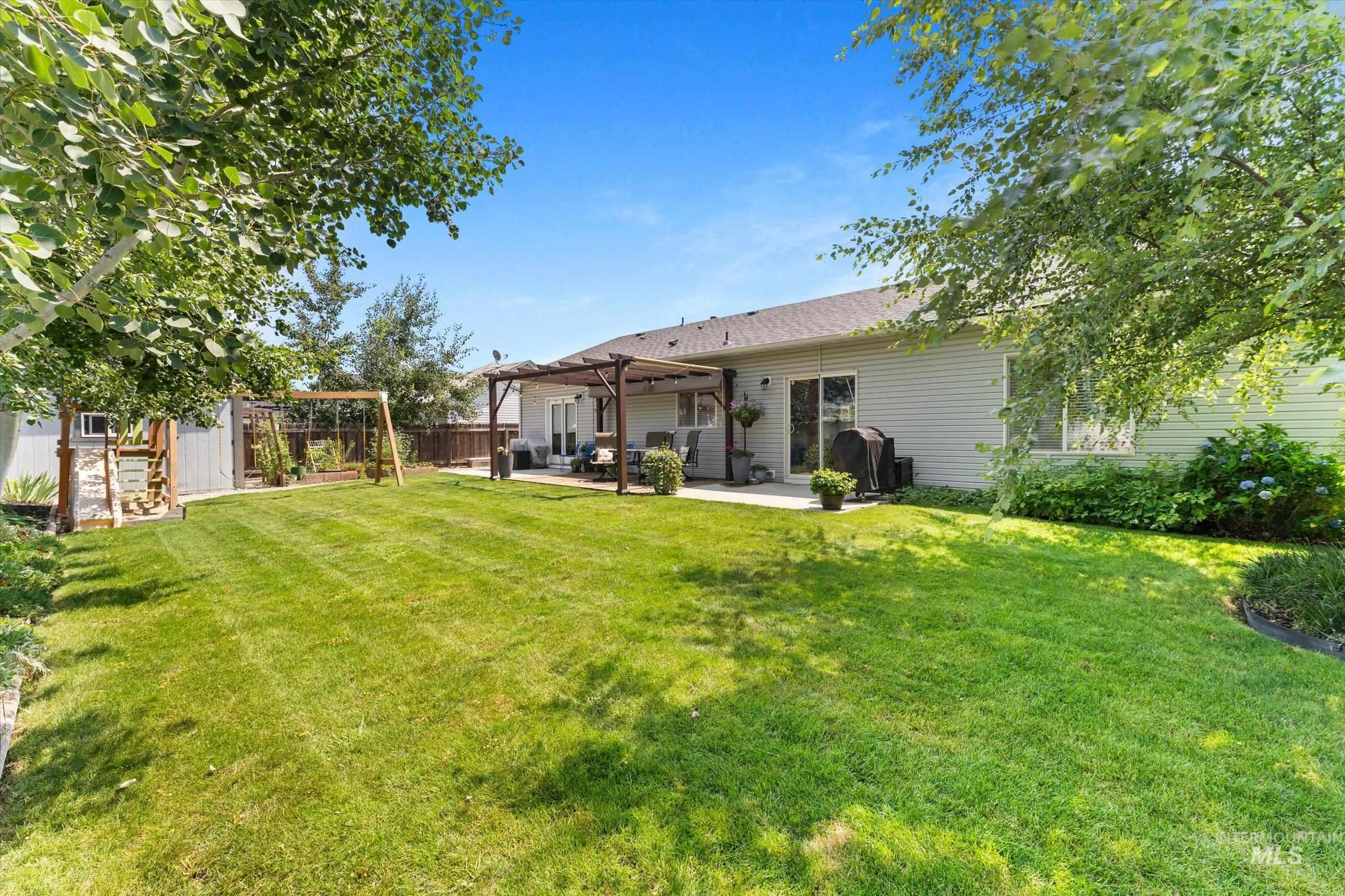 2790 W Forecast St, Meridian, Idaho 83642, 3 Bedrooms, 2 Bathrooms, Residential For Sale, Price $439,900,MLS 98996254