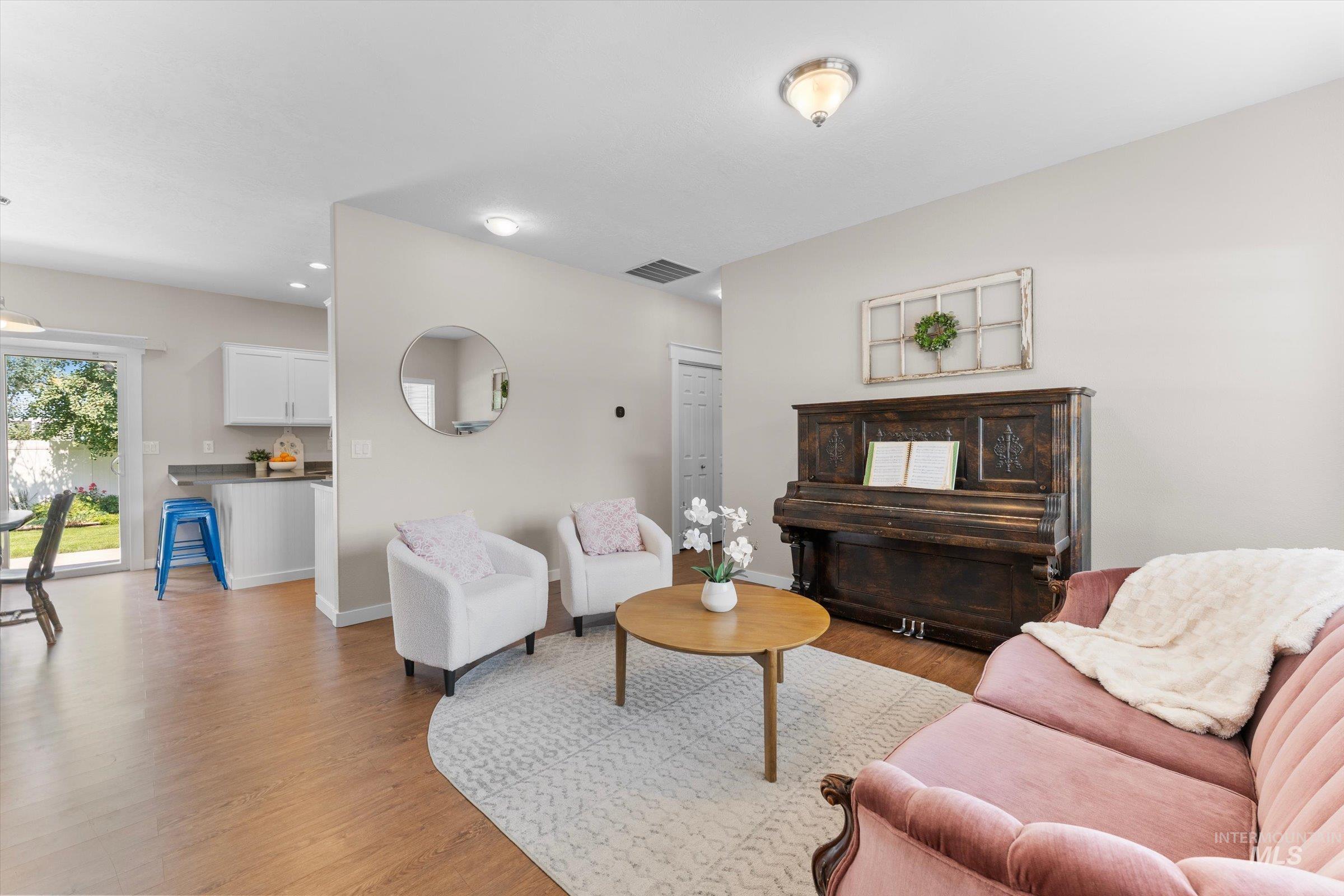 2790 W Forecast St, Meridian, Idaho 83642, 3 Bedrooms, 2 Bathrooms, Residential For Sale, Price $439,900,MLS 98996254