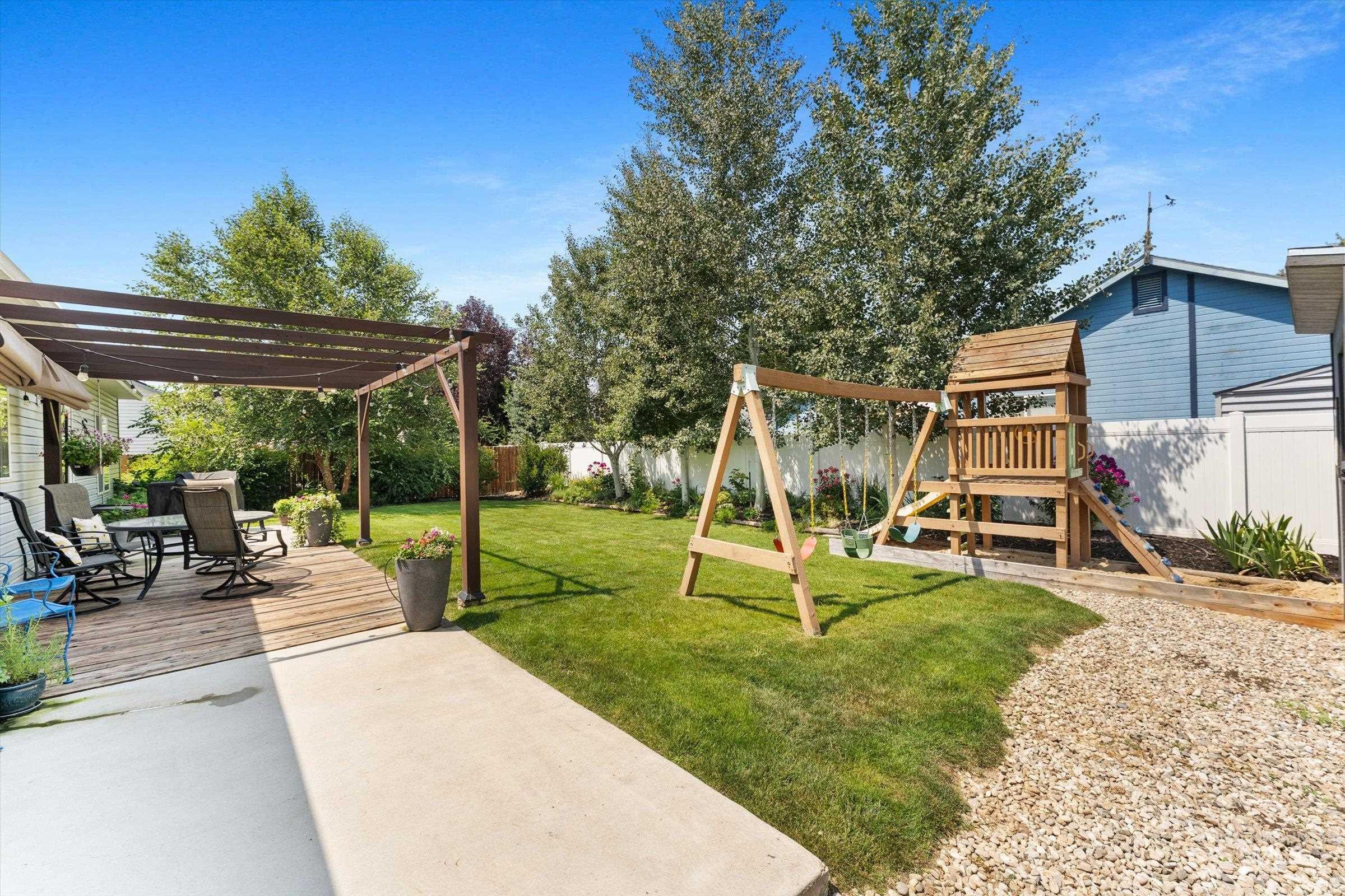 2790 W Forecast St, Meridian, Idaho 83642, 3 Bedrooms, 2 Bathrooms, Residential For Sale, Price $439,900,MLS 98996254