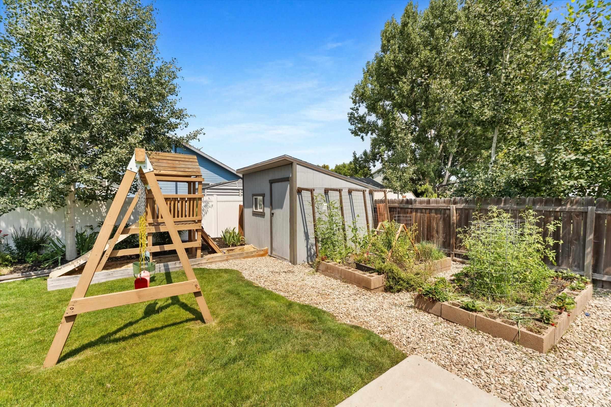 2790 W Forecast St, Meridian, Idaho 83642, 3 Bedrooms, 2 Bathrooms, Residential For Sale, Price $439,900,MLS 98996254