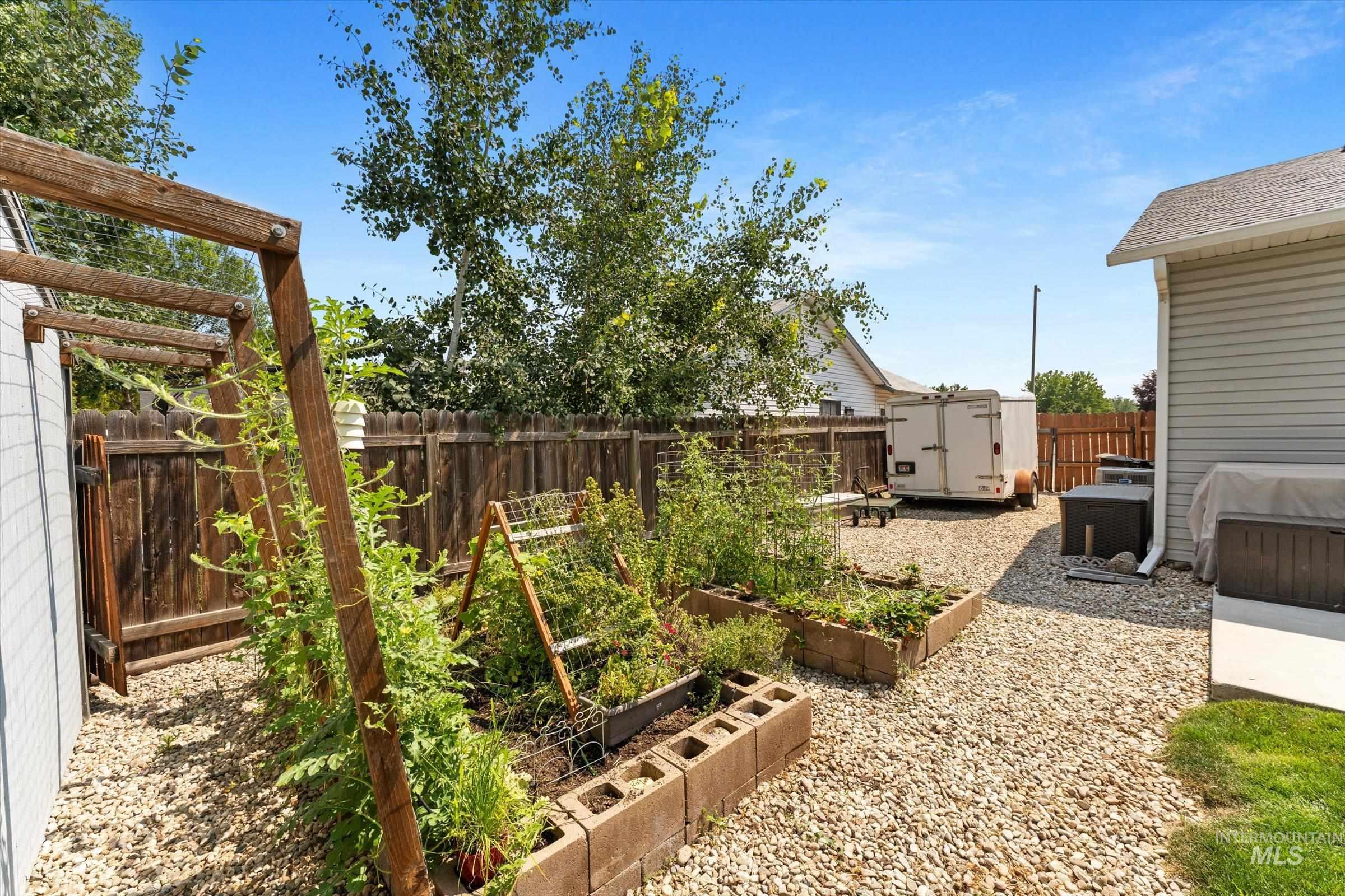 2790 W Forecast St, Meridian, Idaho 83642, 3 Bedrooms, 2 Bathrooms, Residential For Sale, Price $439,900,MLS 98996254