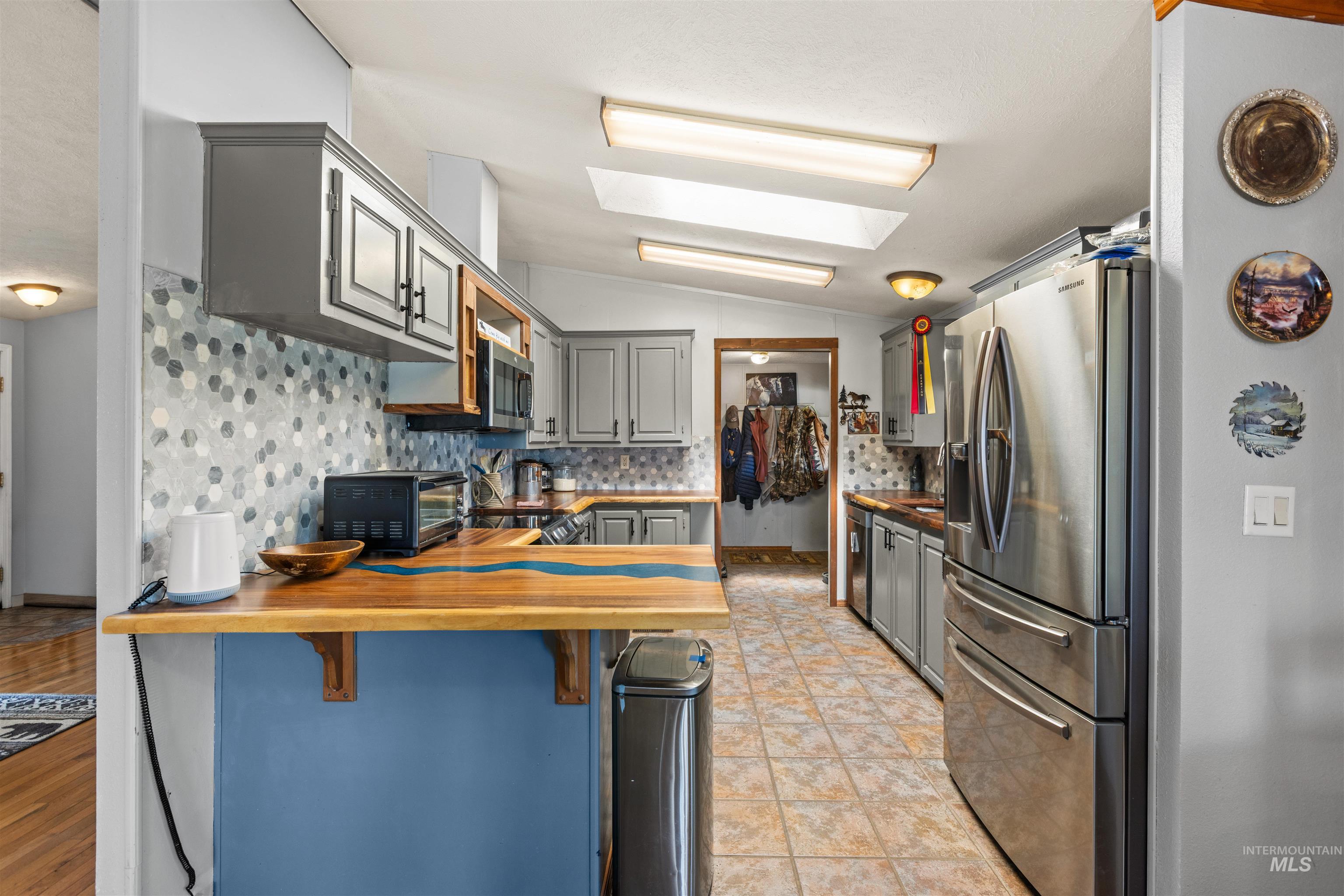 6470 Sunrise Ave, Nampa, Idaho 83686, 3 Bedrooms, 2 Bathrooms, Residential For Sale, Price $799,000, 98996257