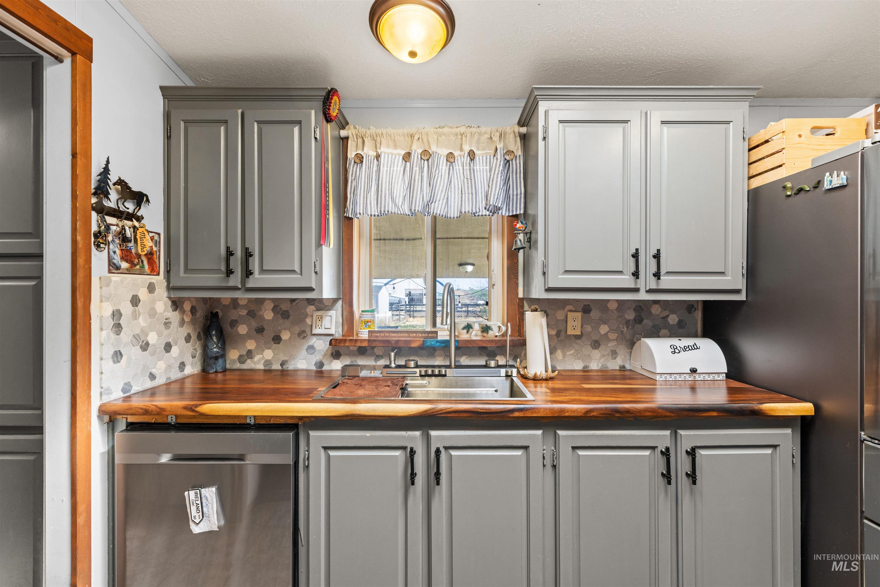 6470 Sunrise Ave, Nampa, Idaho 83686, 3 Bedrooms, 2 Bathrooms, Residential For Sale, Price $799,000, 98996257