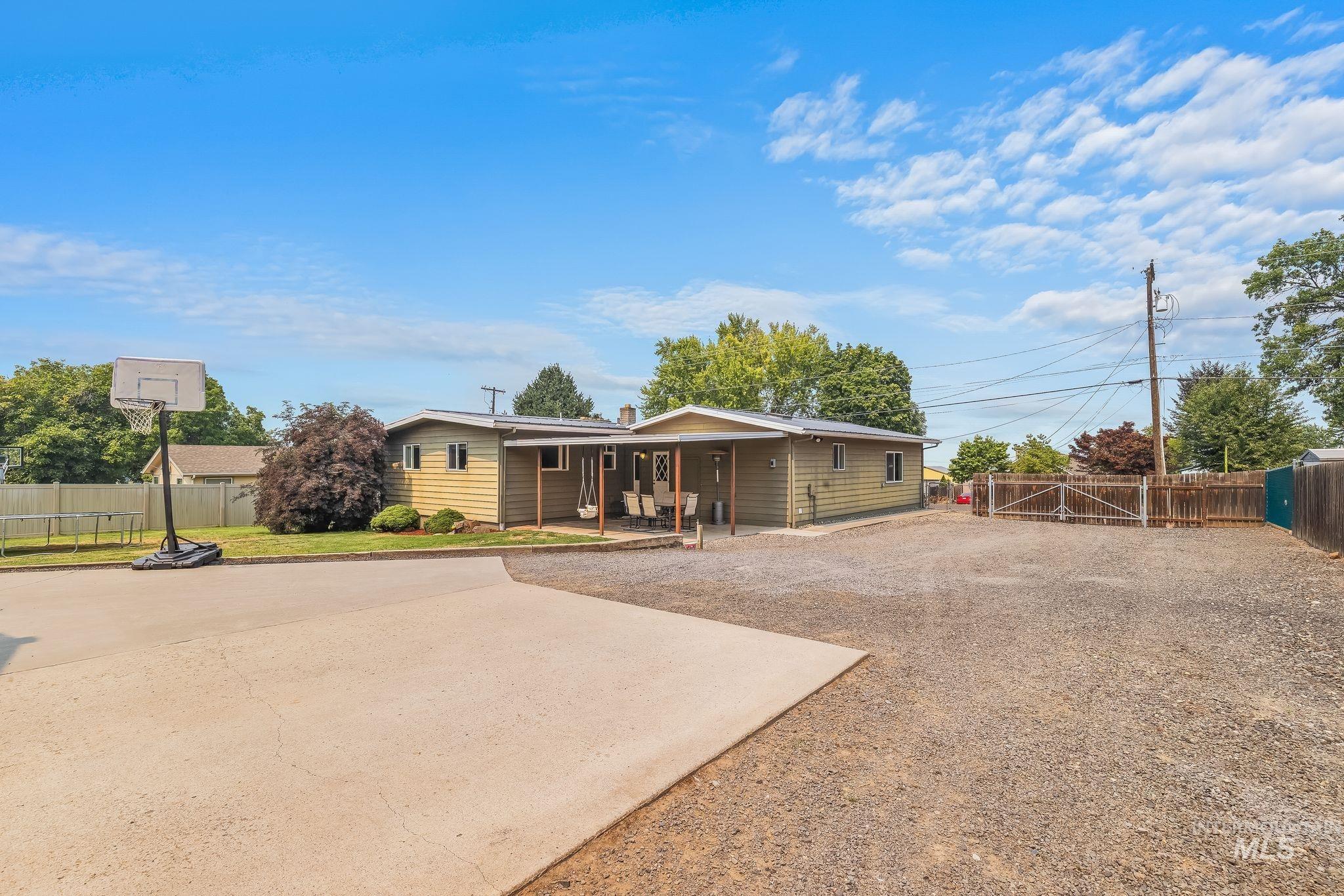 1734 Burrell Ave, Lewiston, Idaho 83501, 4 Bedrooms, 2 Bathrooms, Residential For Sale, Price $599,900, 98996261