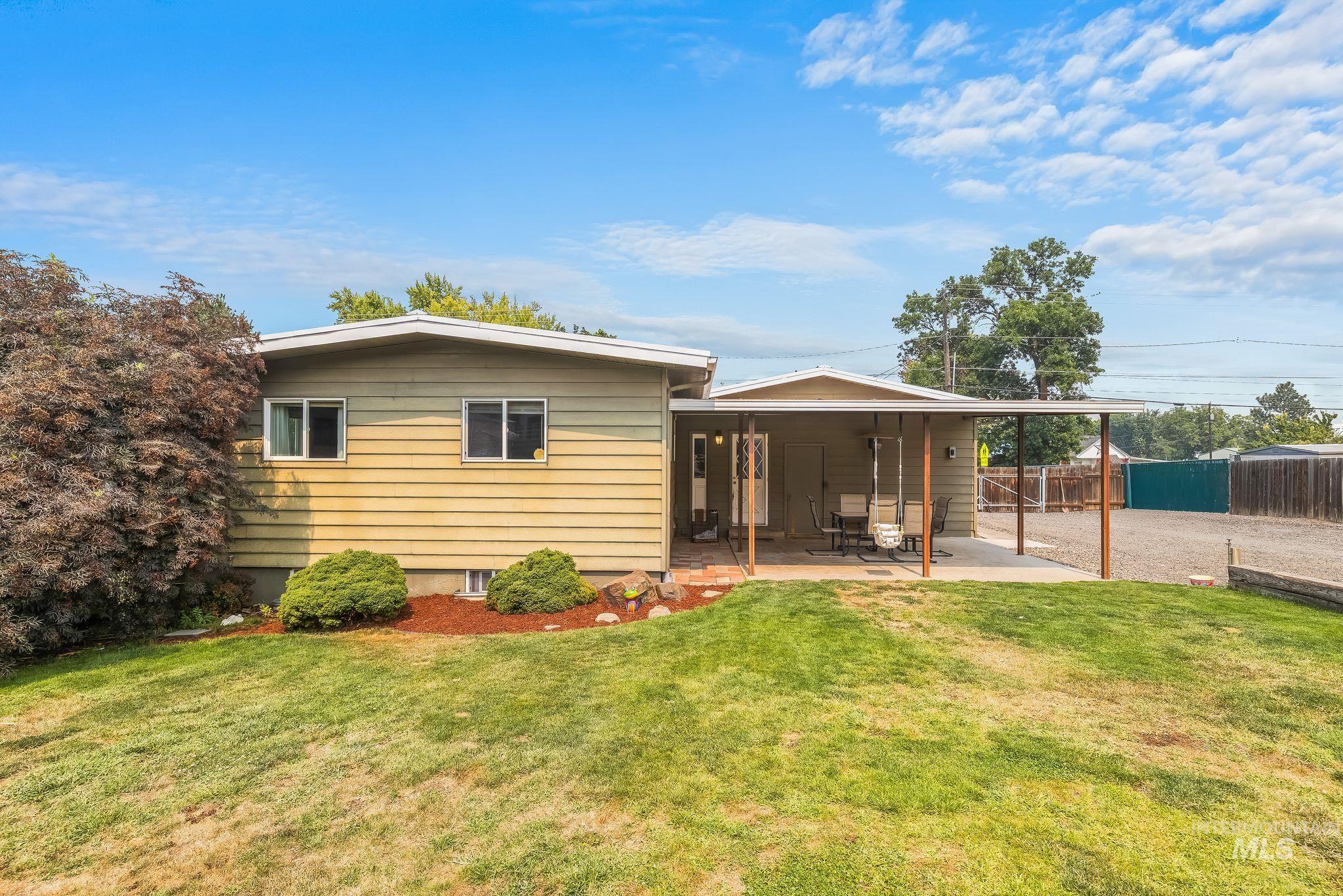 1734 Burrell Ave, Lewiston, Idaho 83501, 4 Bedrooms, 2 Bathrooms, Residential For Sale, Price $599,900, 98996261