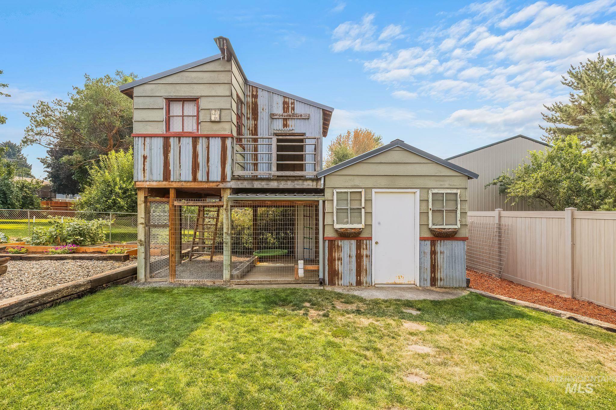 1734 Burrell Ave, Lewiston, Idaho 83501, 4 Bedrooms, 2 Bathrooms, Residential For Sale, Price $599,900, 98996261