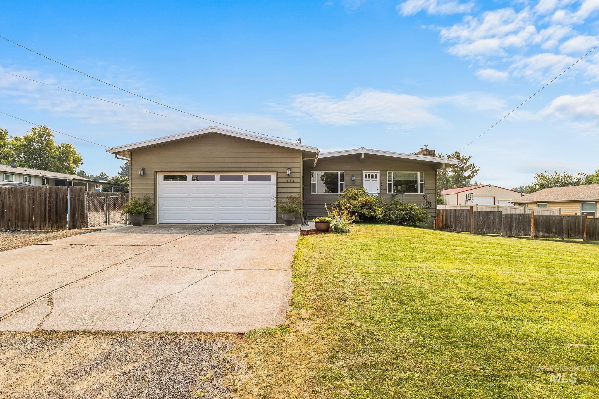 1734 Burrell Ave, Lewiston, Idaho 83501, 4 Bedrooms, 2 Bathrooms, Residential For Sale, Price $599,900, 98996261