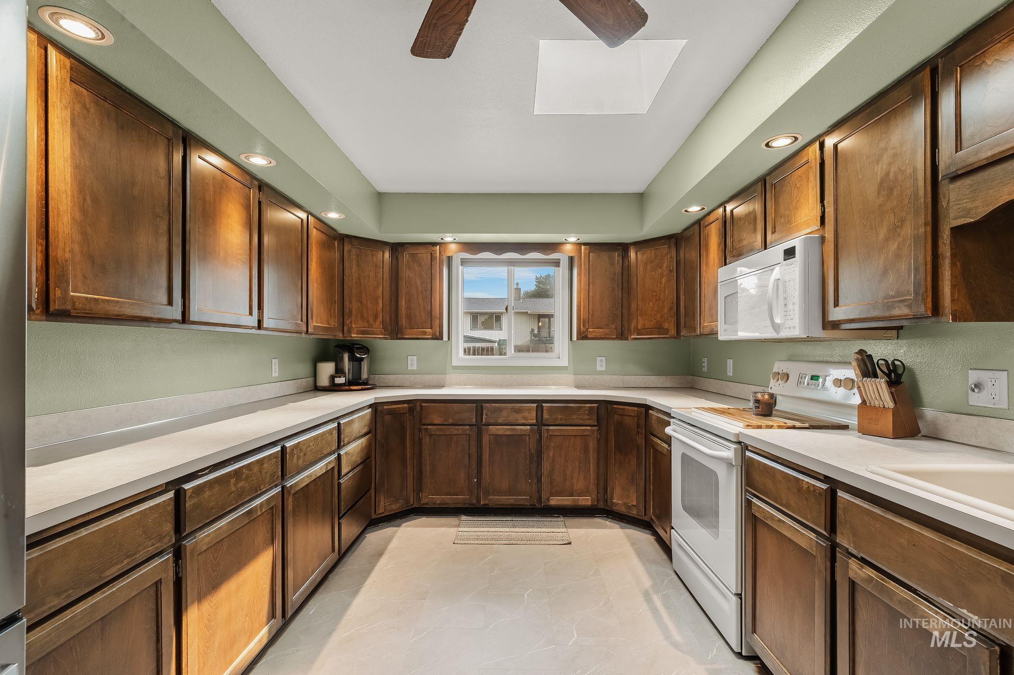 1734 Burrell Ave, Lewiston, Idaho 83501, 4 Bedrooms, 2 Bathrooms, Residential For Sale, Price $599,900, 98996261