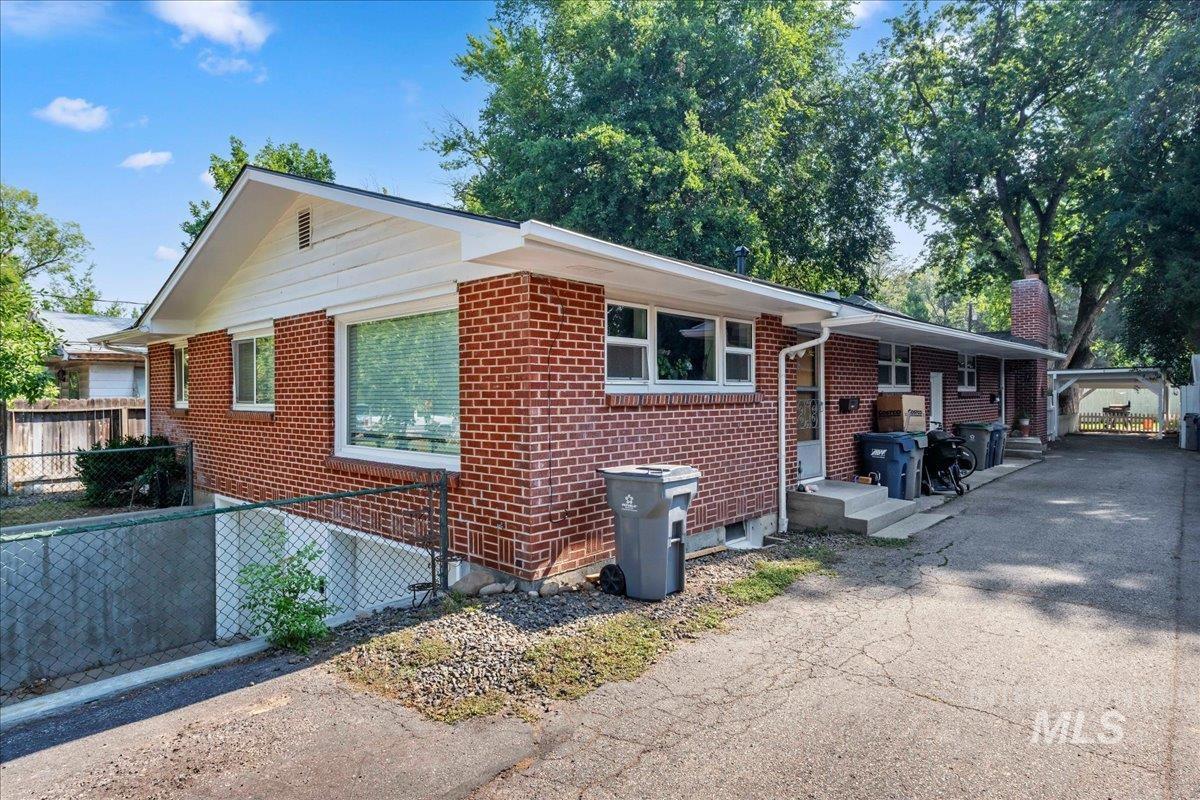 1206 S Owyhee St., Boise, Idaho 83705, 2 Bedrooms, 1 Bathroom, Residential Income For Sale, Price $725,000,MLS 98996262