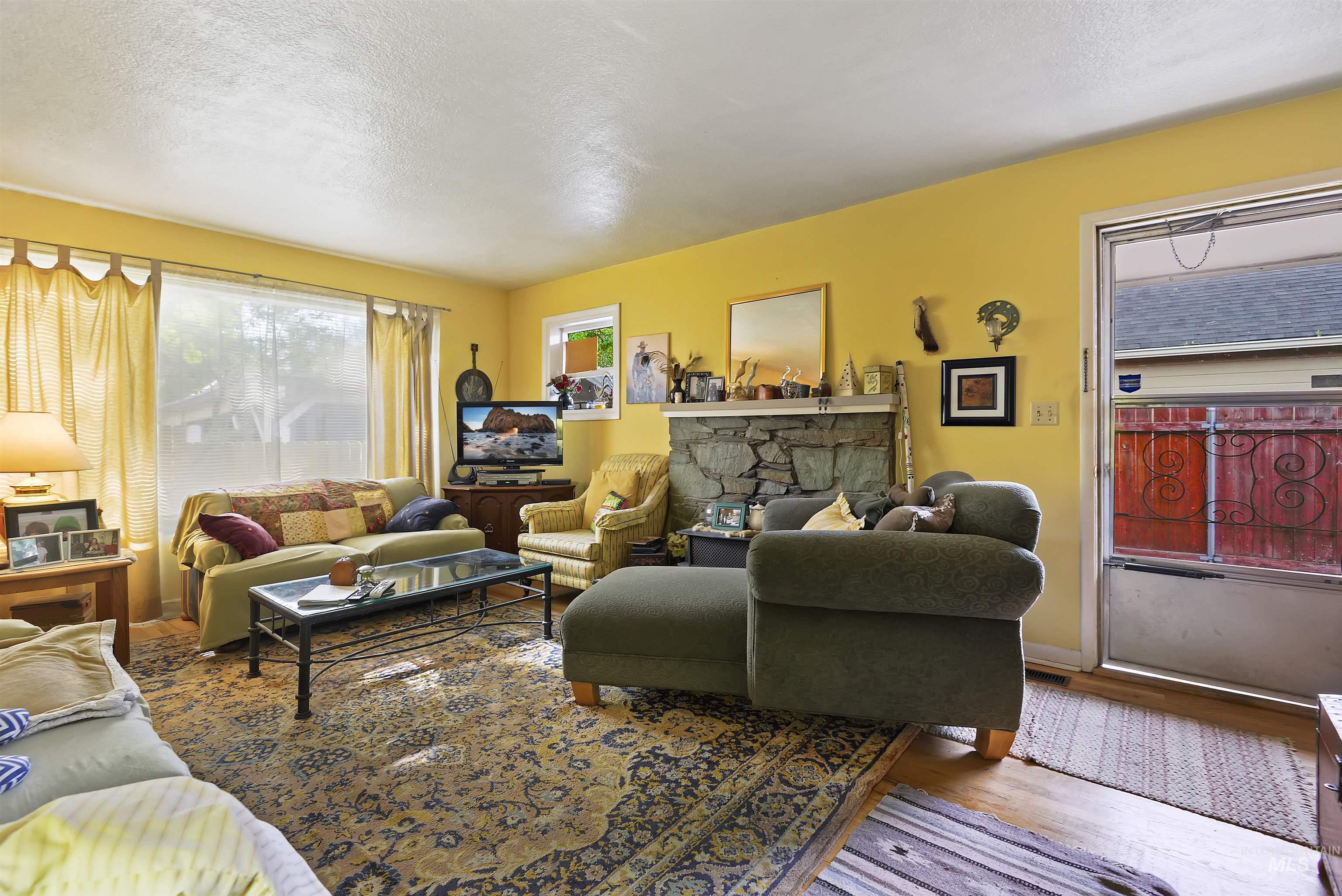 1206 S Owyhee St., Boise, Idaho 83705, 2 Bedrooms, 1 Bathroom, Residential Income For Sale, Price $725,000,MLS 98996262