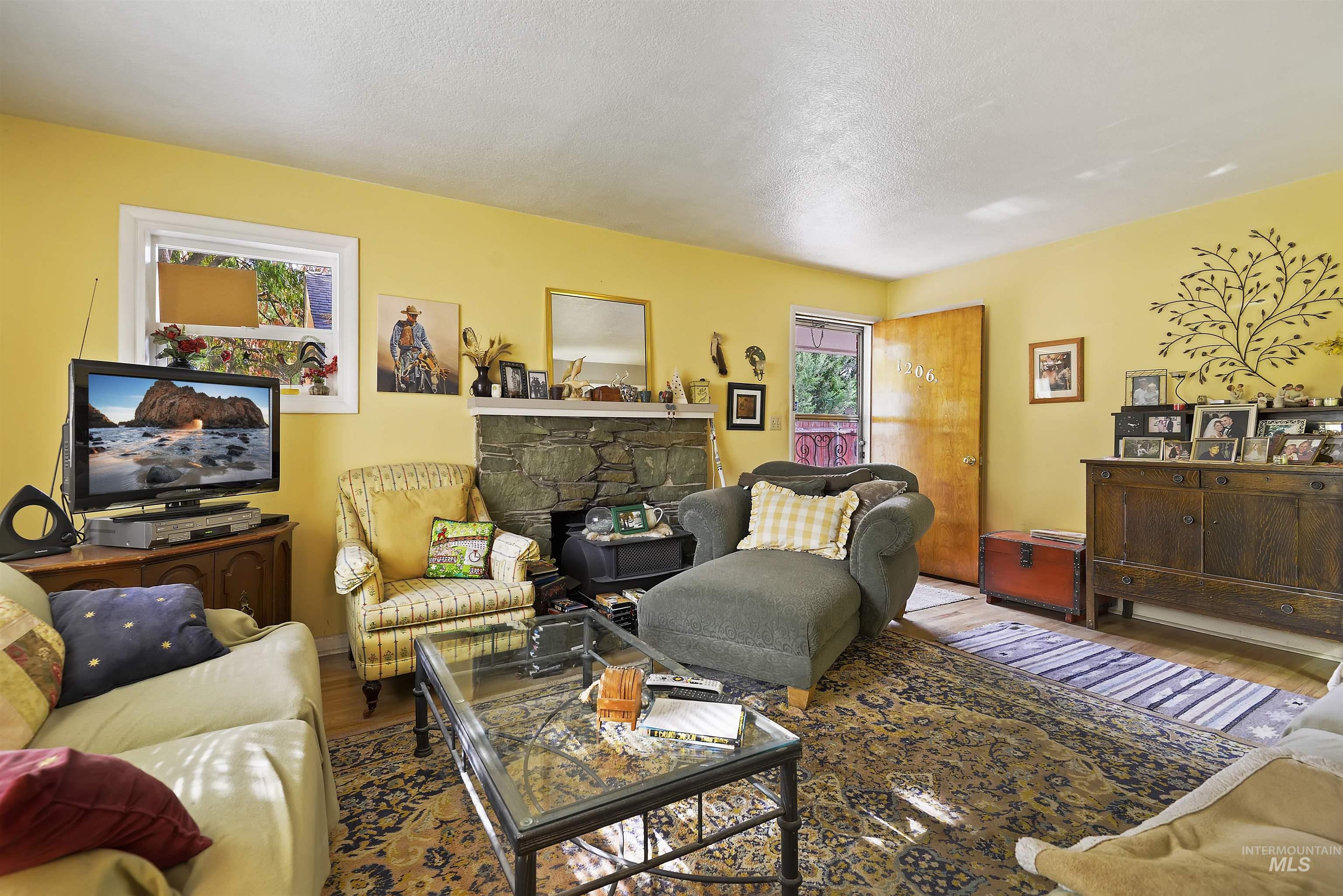 1206 S Owyhee St., Boise, Idaho 83705, 2 Bedrooms, 1 Bathroom, Residential Income For Sale, Price $725,000,MLS 98996262