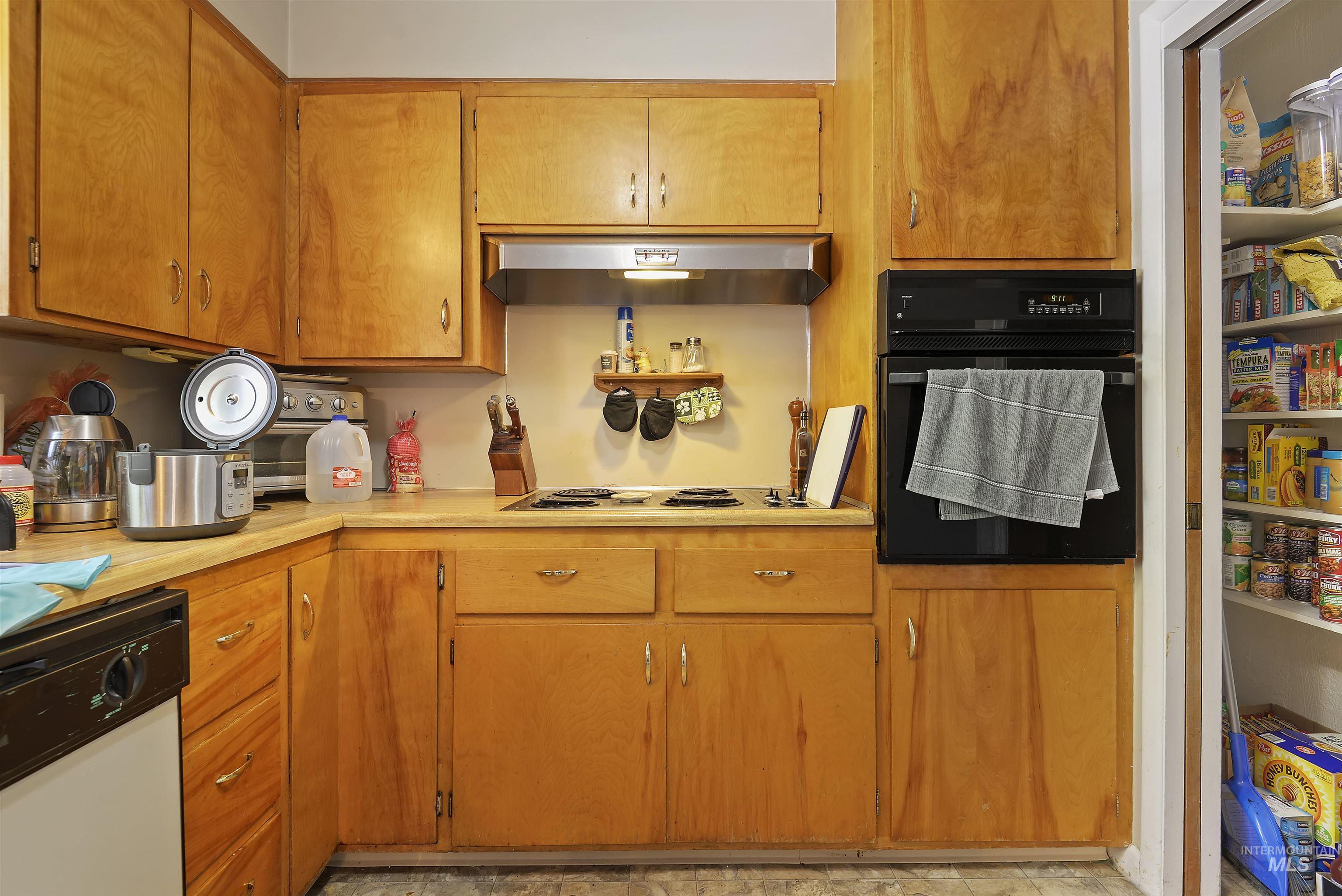 1206 S Owyhee St., Boise, Idaho 83705, 2 Bedrooms, 1 Bathroom, Residential Income For Sale, Price $725,000,MLS 98996262