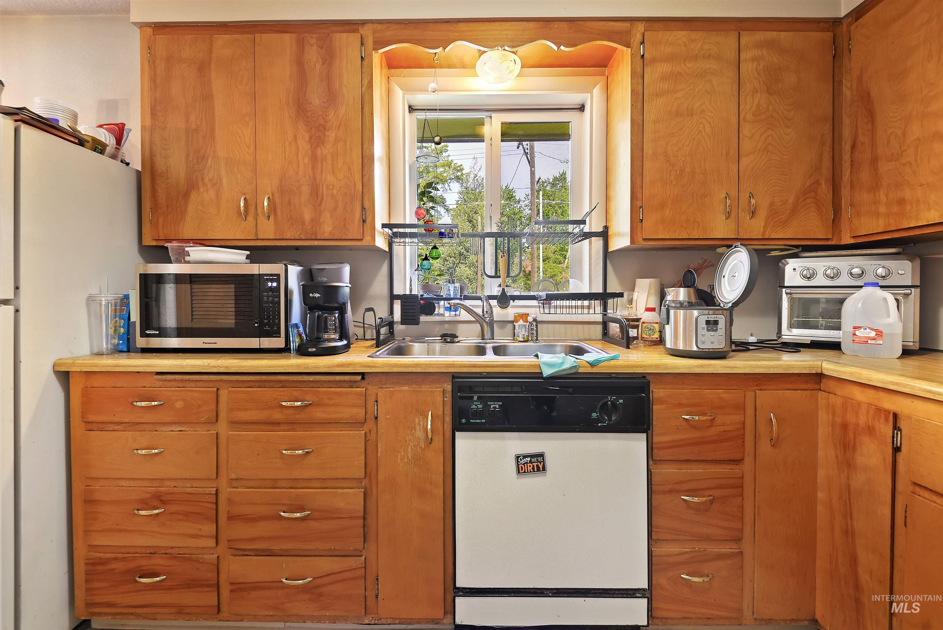 1206 S Owyhee St., Boise, Idaho 83705, 2 Bedrooms, 1 Bathroom, Residential Income For Sale, Price $725,000,MLS 98996262