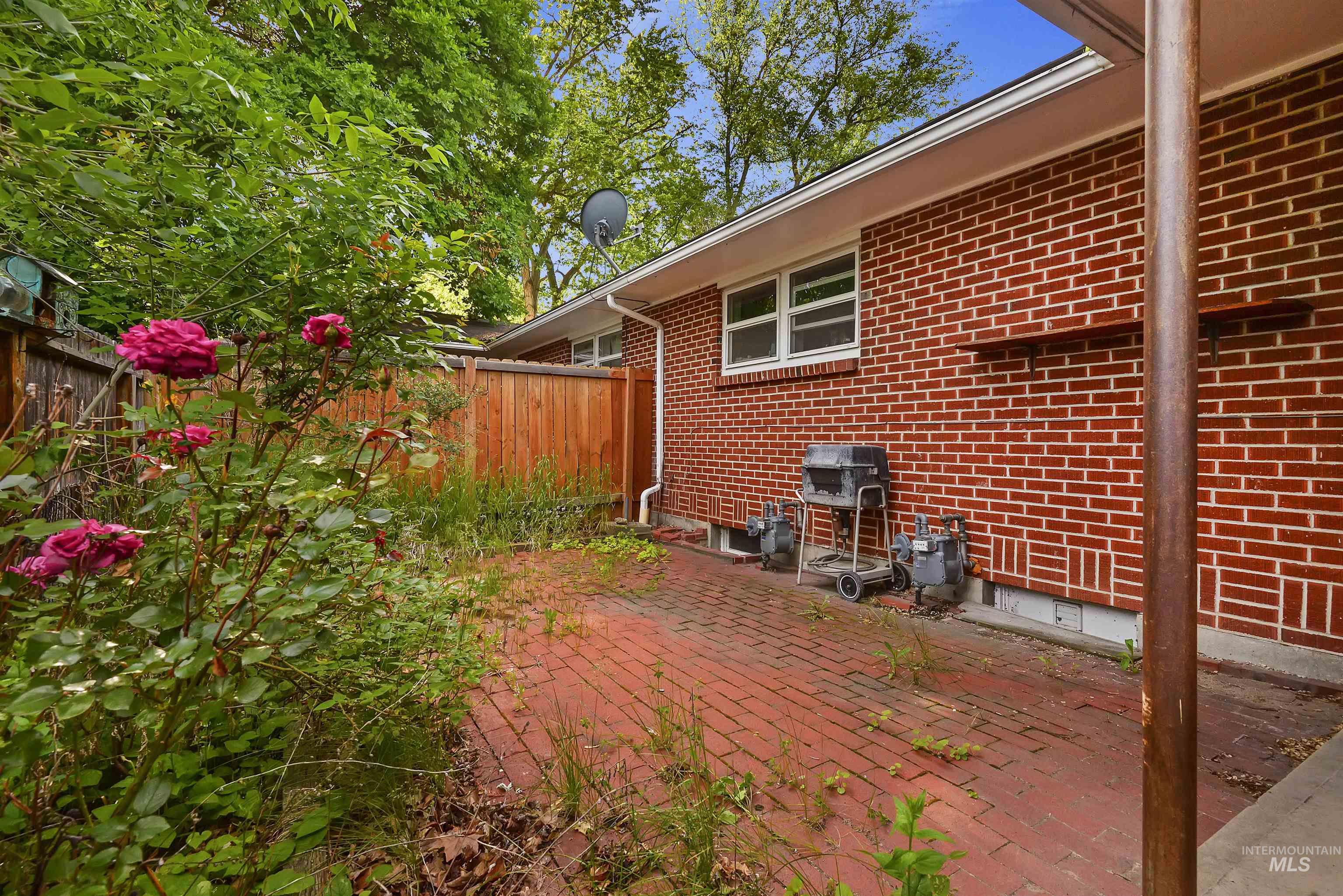 1206 S Owyhee St., Boise, Idaho 83705, 2 Bedrooms, 1 Bathroom, Residential Income For Sale, Price $725,000,MLS 98996262