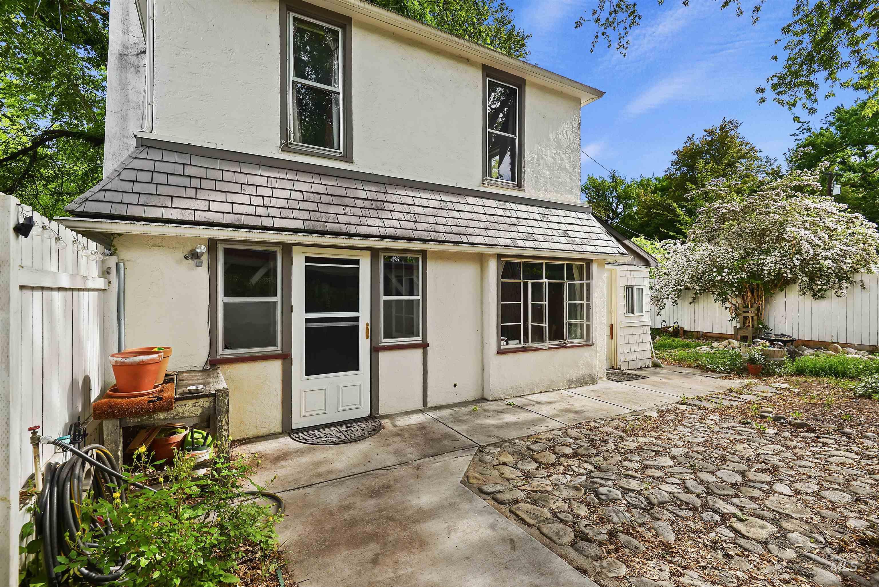 1206 S Owyhee St., Boise, Idaho 83705, 2 Bedrooms, 1 Bathroom, Residential Income For Sale, Price $725,000,MLS 98996262