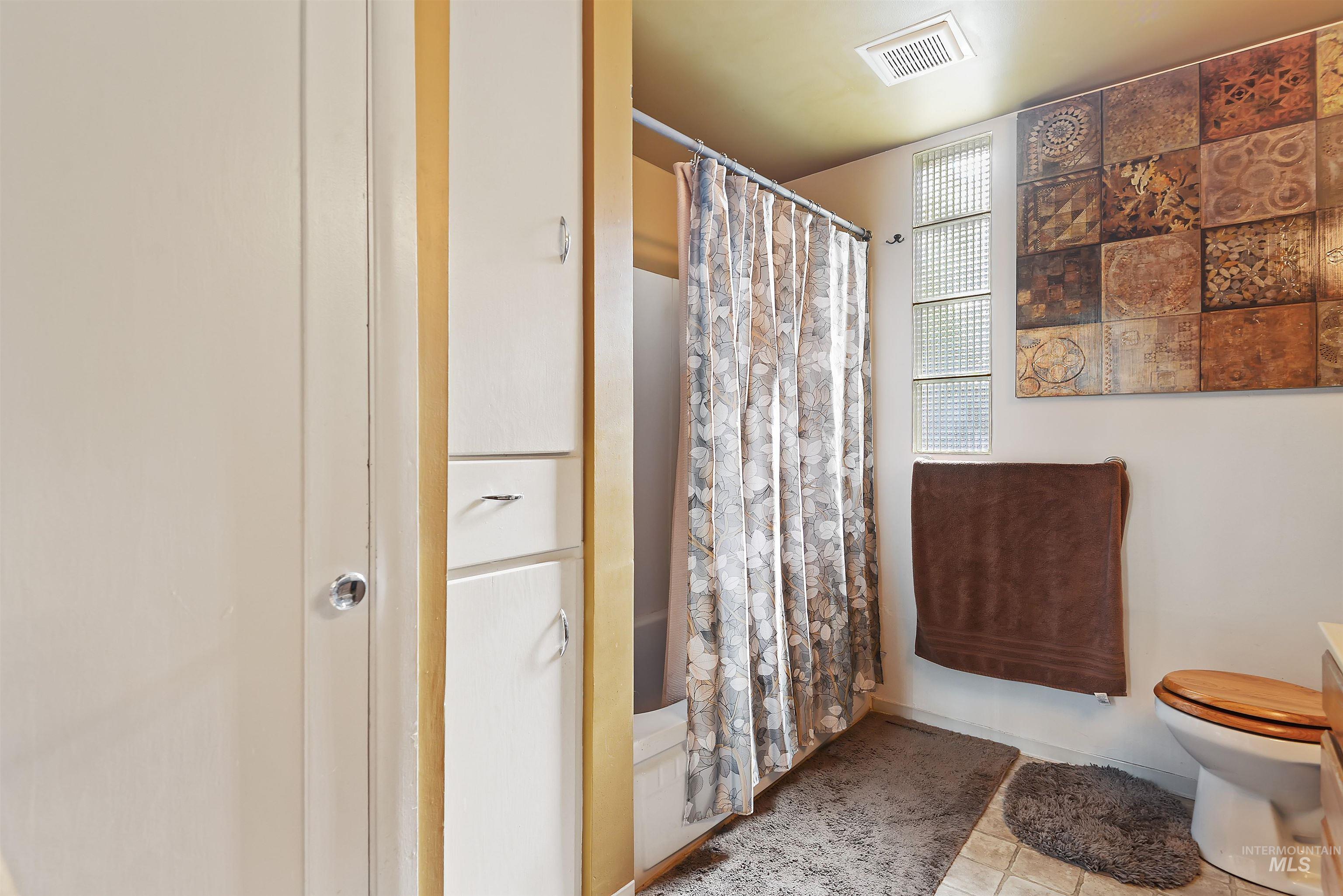 1206 S Owyhee St., Boise, Idaho 83705, 2 Bedrooms, 1 Bathroom, Residential Income For Sale, Price $725,000,MLS 98996262