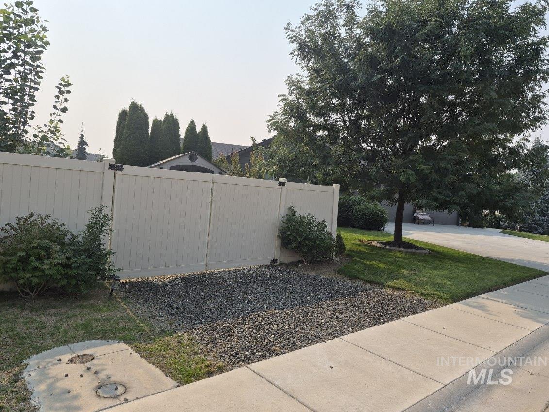4805 Middlesboro Way, Caldwell, Idaho 83607, 3 Bedrooms, 2 Bathrooms, Residential For Sale, Price $579,999,MLS 98996266