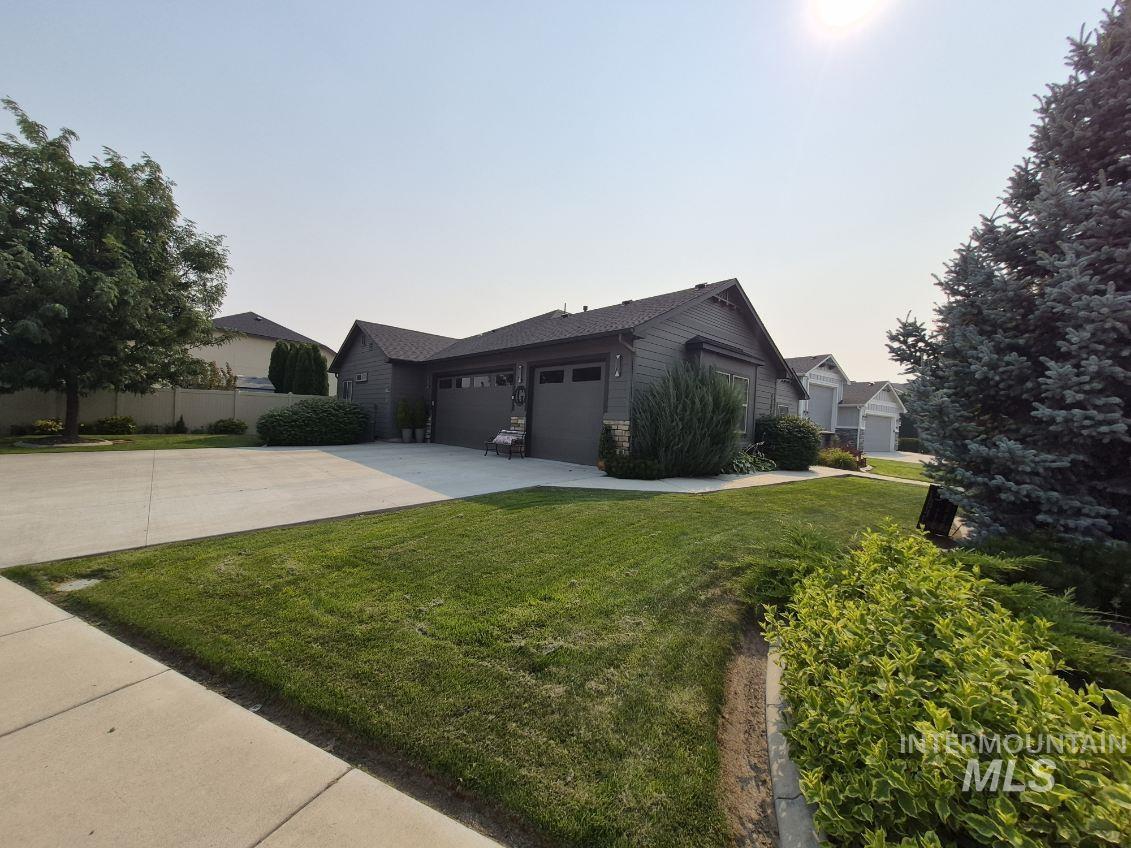 4805 Middlesboro Way, Caldwell, Idaho 83607, 3 Bedrooms, 2 Bathrooms, Residential For Sale, Price $579,999,MLS 98996266
