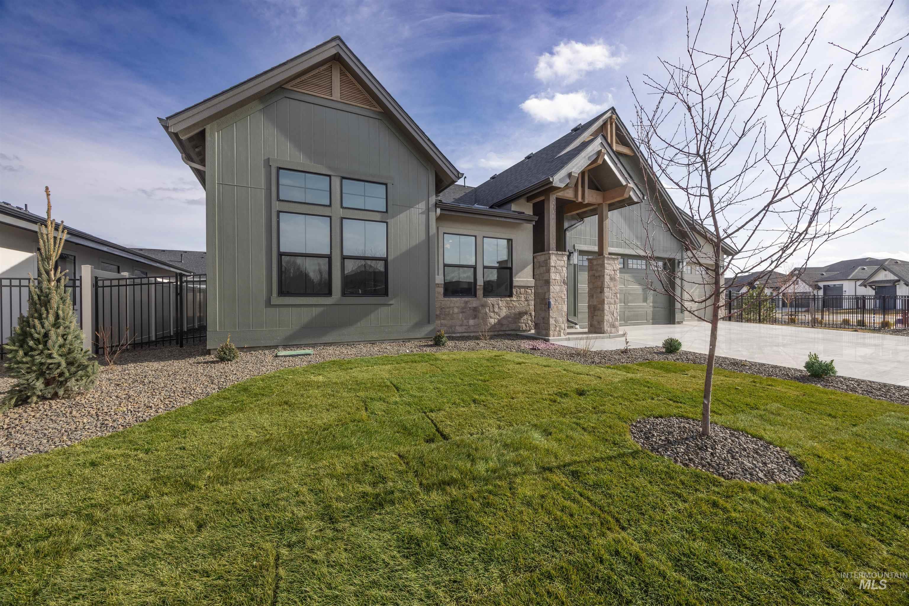 11787 S Besra Ln, Kuna, Idaho 83634, 3 Bedrooms, 2.5 Bathrooms, Residential For Sale, Price $969,900, 98996268