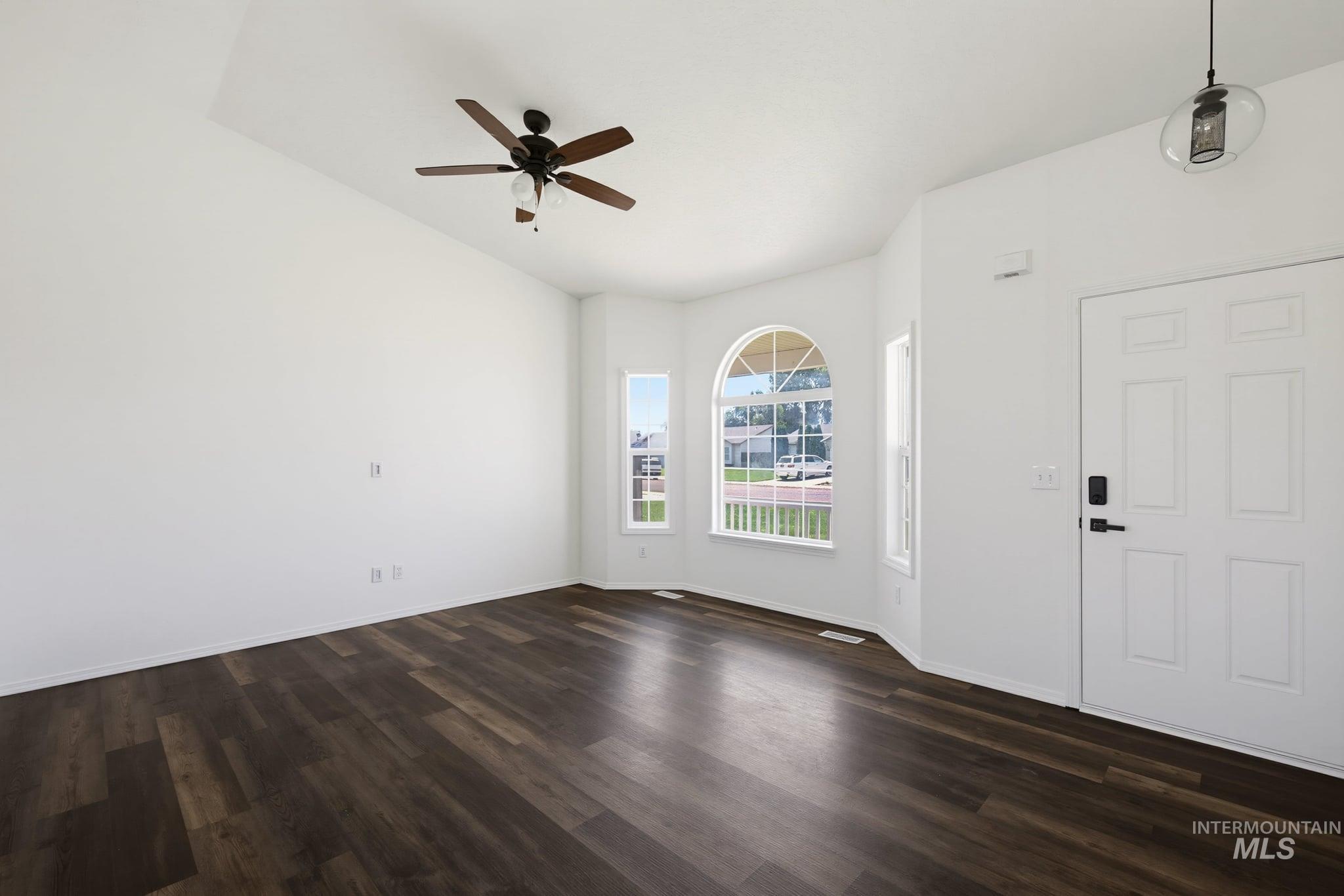 817 Settlers Dr, Caldwell, Idaho 83605, 3 Bedrooms, 2 Bathrooms, Residential For Sale, Price $348,000, 98996272