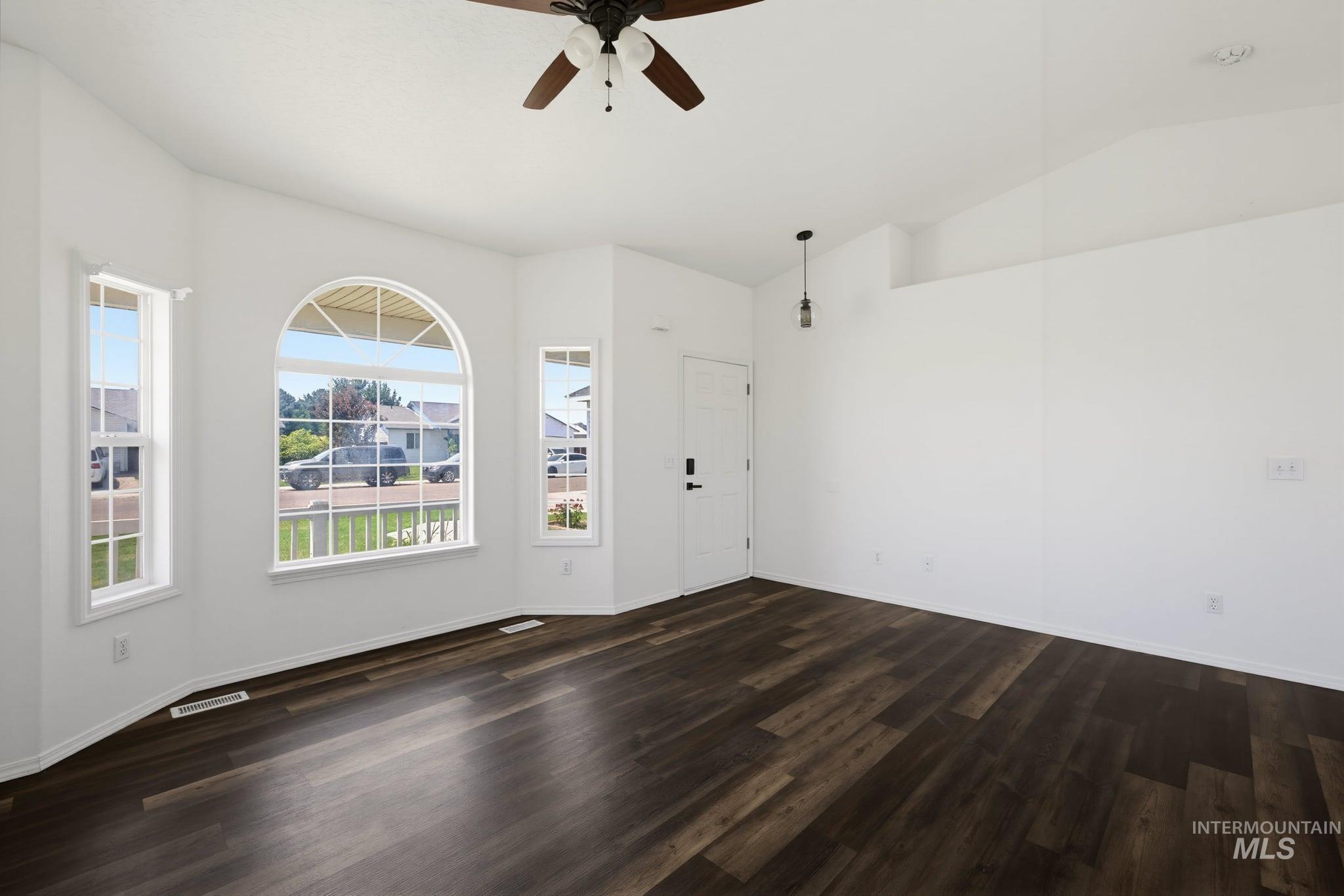 817 Settlers Dr, Caldwell, Idaho 83605, 3 Bedrooms, 2 Bathrooms, Residential For Sale, Price $348,000, 98996272