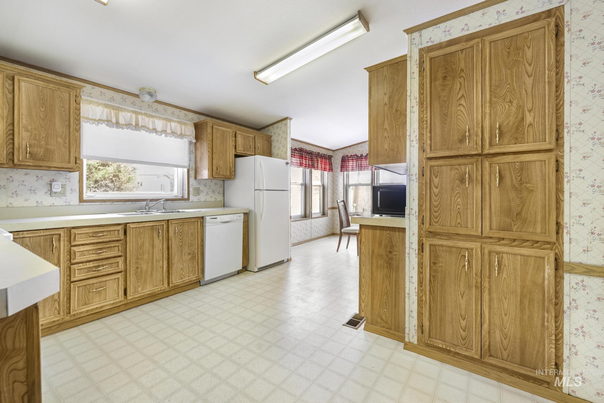 1506 E 4150 N, Buhl, Idaho 83316, 3 Bedrooms, 2 Bathrooms, Residential For Sale, Price $340,000, 98996273