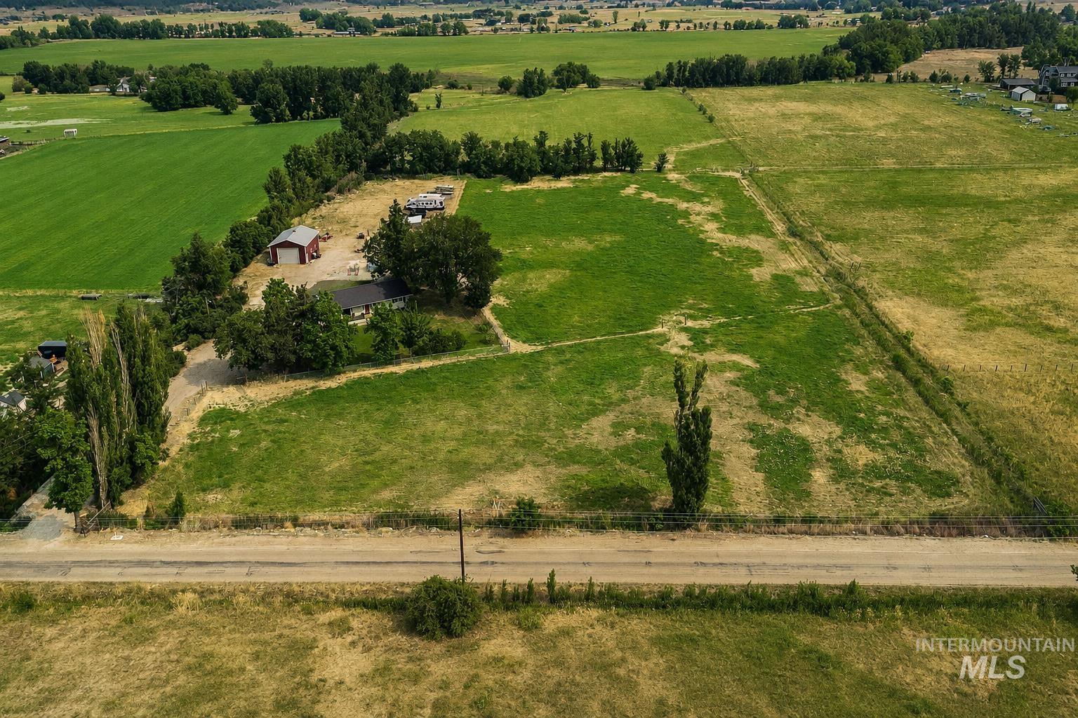 110 E Sales Yard Rd, Emmett, Idaho 83617, 4 Bedrooms, 2.5 Bathrooms, Residential For Sale, Price $940,000, 98996274