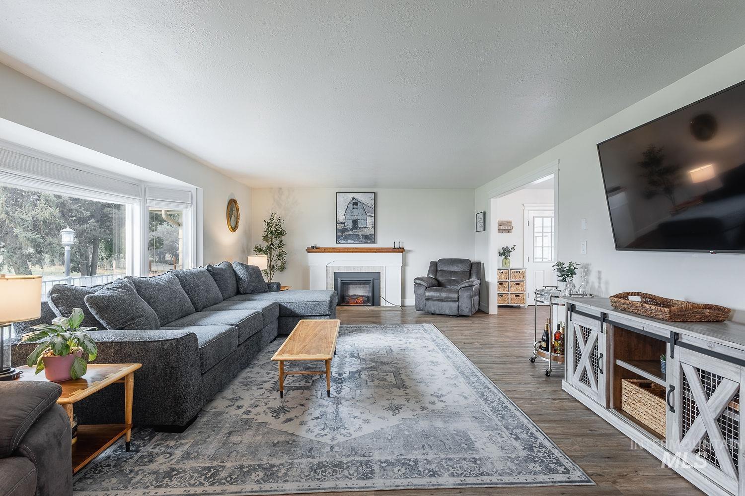 110 E Sales Yard Rd, Emmett, Idaho 83617, 4 Bedrooms, 2.5 Bathrooms, Residential For Sale, Price $940,000, 98996274