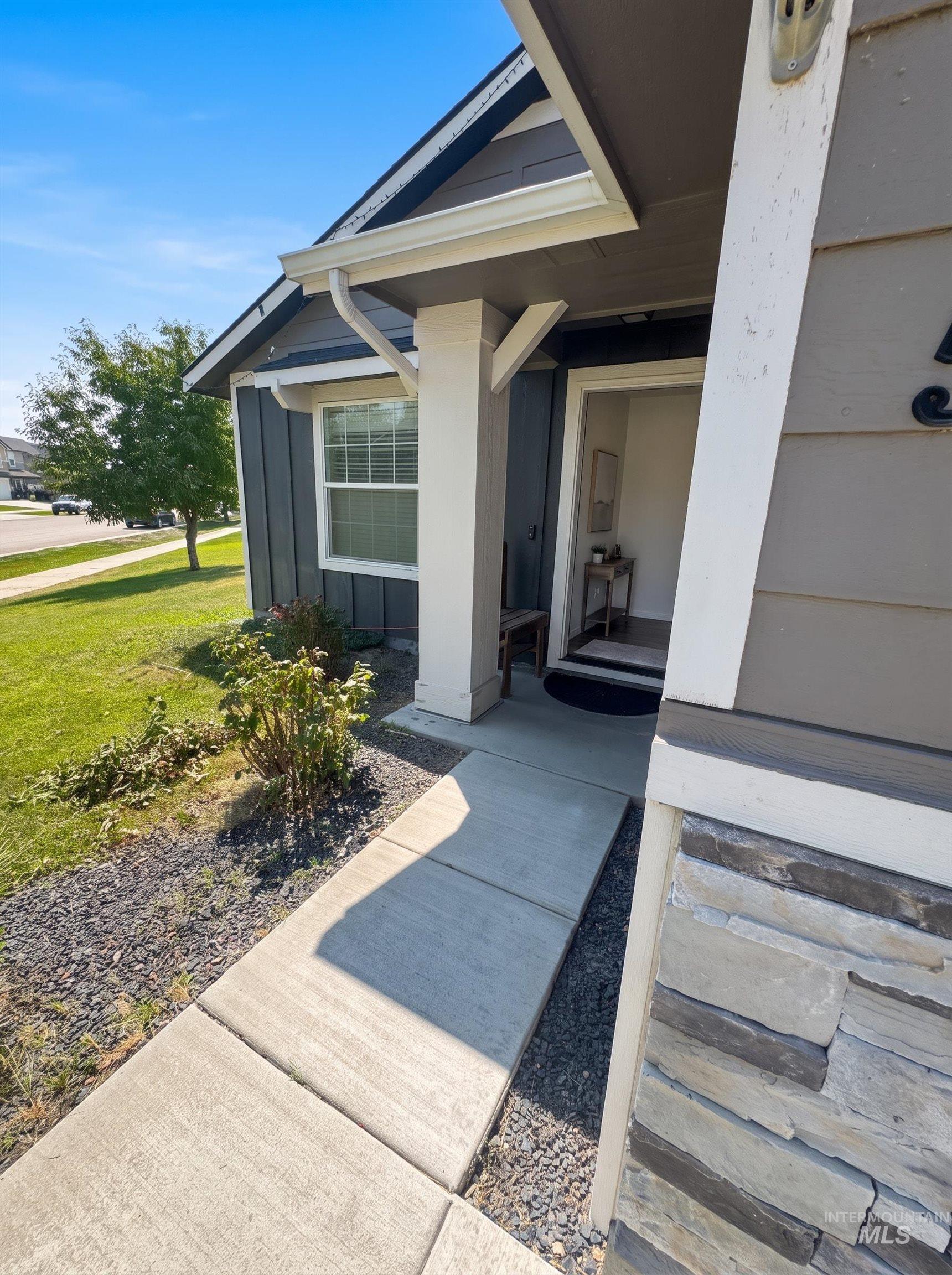 543 Forty Niner Ct, Middleton, Idaho 83644, 3 Bedrooms, 2 Bathrooms, Residential For Sale, Price $390,000, 98996277