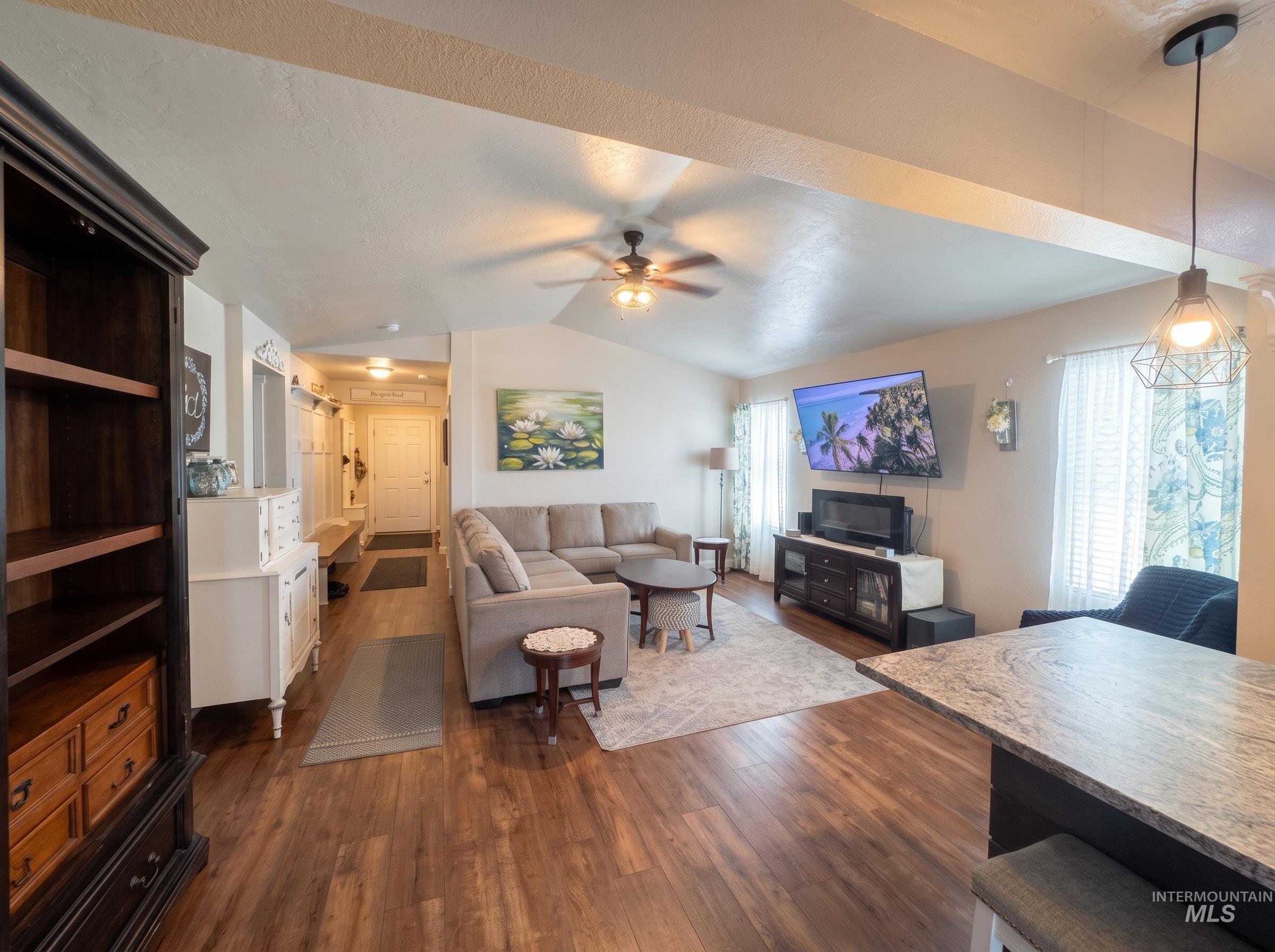 543 Forty Niner Ct, Middleton, Idaho 83644, 3 Bedrooms, 2 Bathrooms, Residential For Sale, Price $390,000, 98996277
