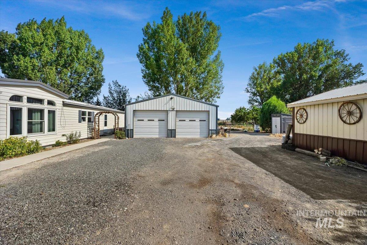 2048 E 3050 S, Wendell, Idaho 83355, 3 Bedrooms, 2 Bathrooms, Residential For Sale, Price $514,999, 98996278