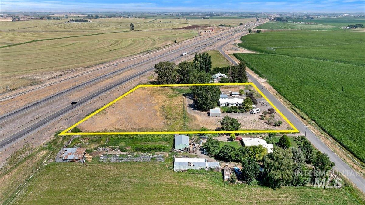 2048 E 3050 S, Wendell, Idaho 83355, 3 Bedrooms, 2 Bathrooms, Residential For Sale, Price $514,999, 98996278