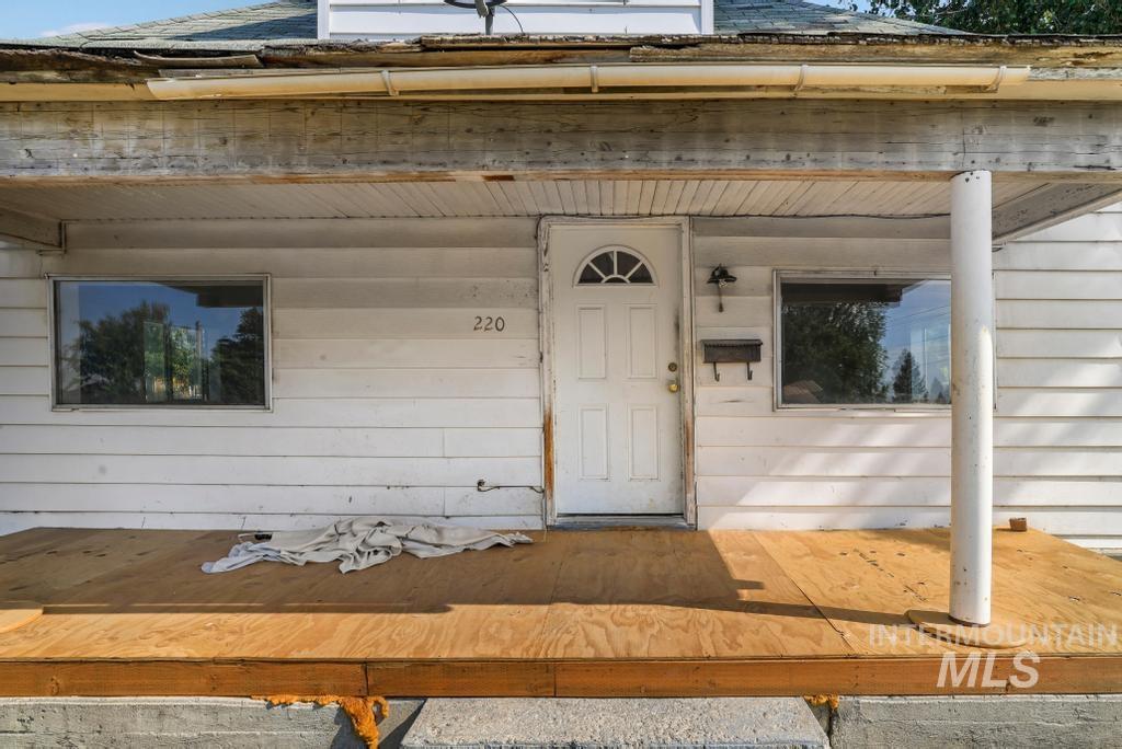 220 Kootenai Ave, Richfield, Idaho 83349, 3 Bedrooms, 1 Bathroom, Residential For Sale, Price $300,000, 98996286