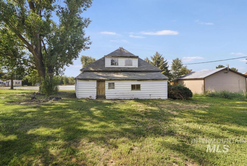 220 Kootenai Ave, Richfield, Idaho 83349, 3 Bedrooms, 1 Bathroom, Residential For Sale, Price $300,000, 98996286
