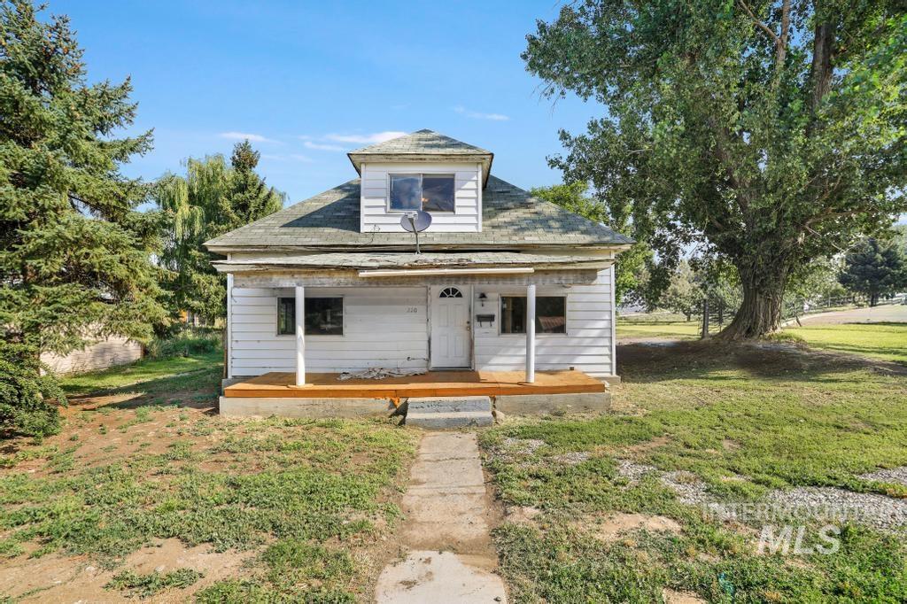 220 Kootenai Ave, Richfield, Idaho 83349, 3 Bedrooms, 1 Bathroom, Residential For Sale, Price $300,000, 98996286