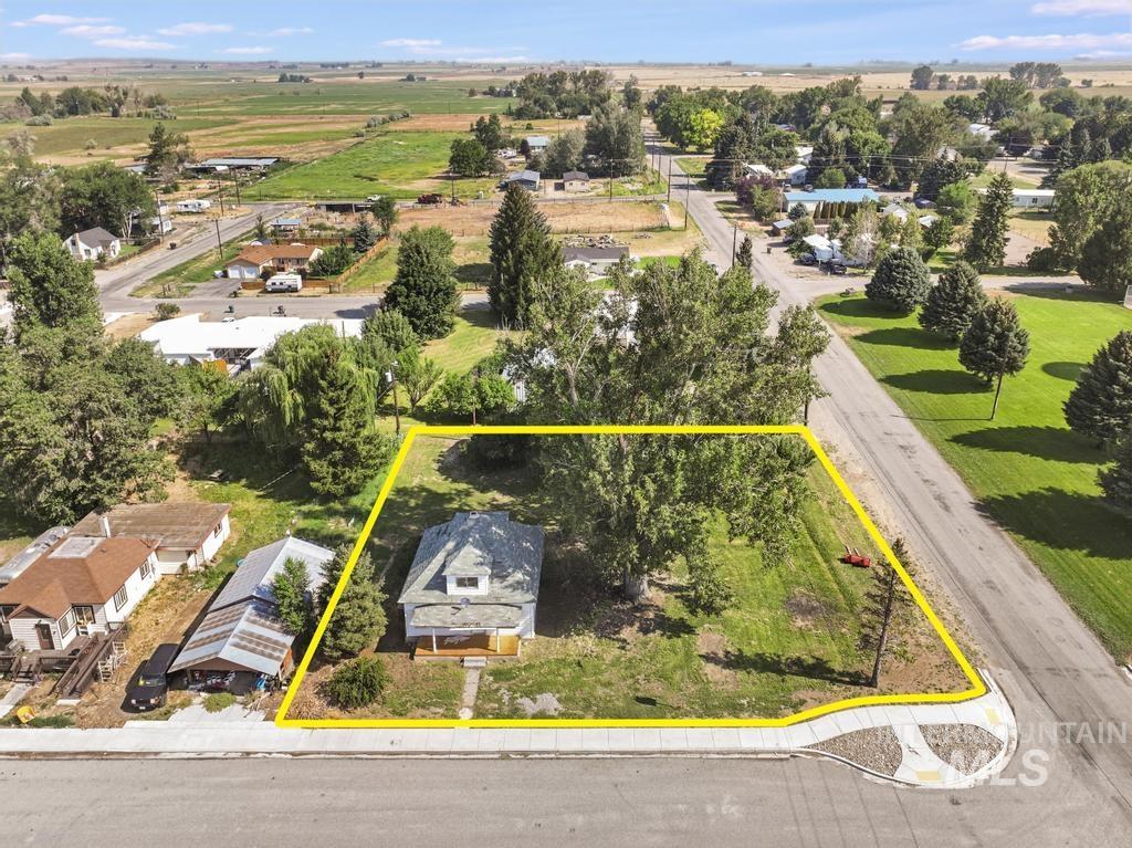 220 Kootenai Ave, Richfield, Idaho 83349, 3 Bedrooms, 1 Bathroom, Residential For Sale, Price $300,000, 98996286
