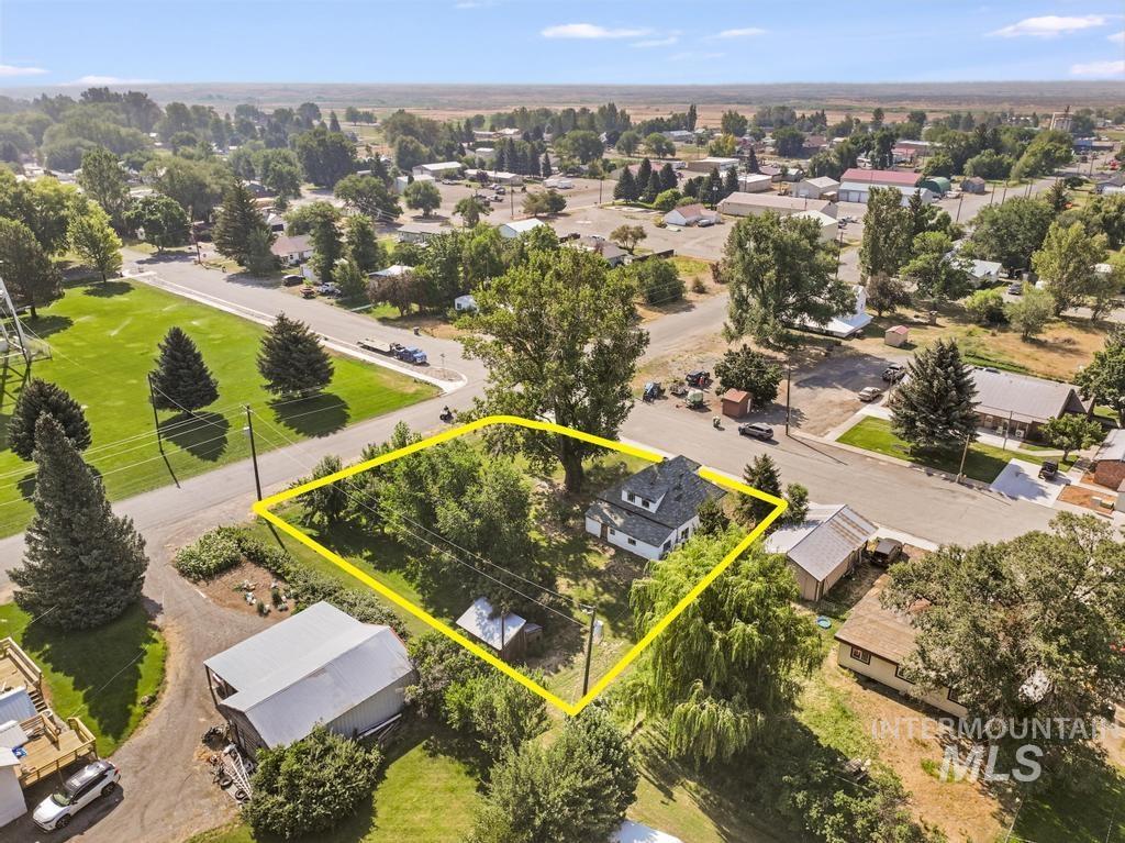 220 Kootenai Ave, Richfield, Idaho 83349, 3 Bedrooms, 1 Bathroom, Residential For Sale, Price $300,000, 98996286